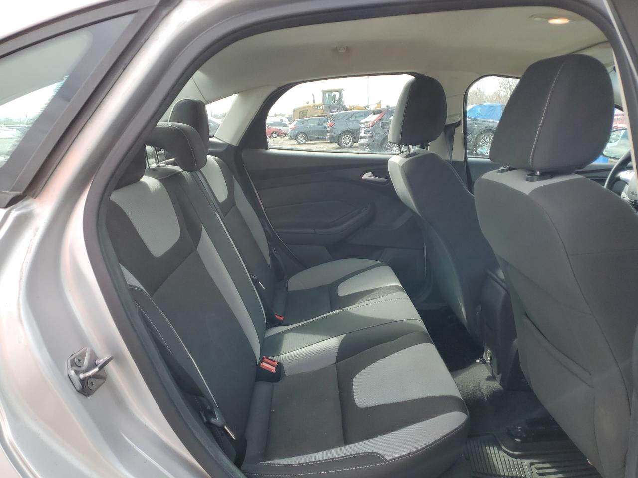 2012 Ford Focus Se Silver vin: 1FAHP3F27CL448270