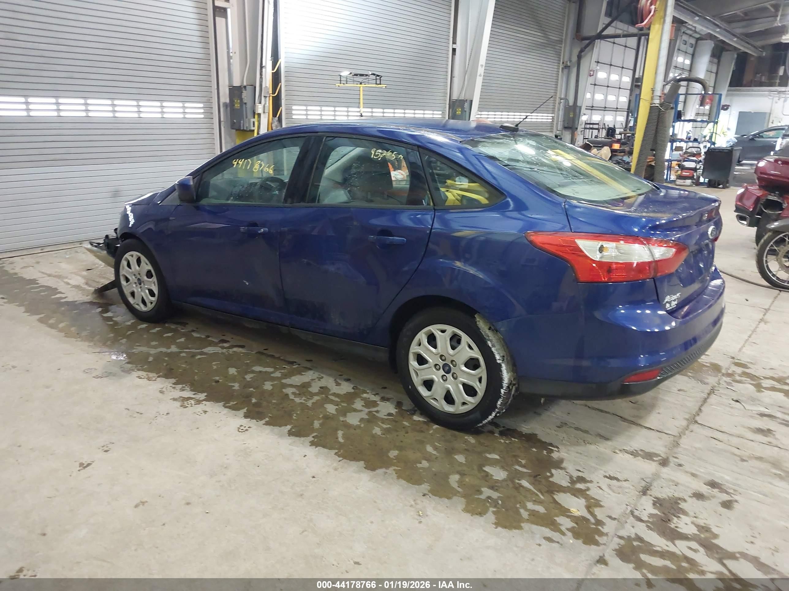 2012 Ford Focus Se Blue vin: 1FAHP3F27CL456157