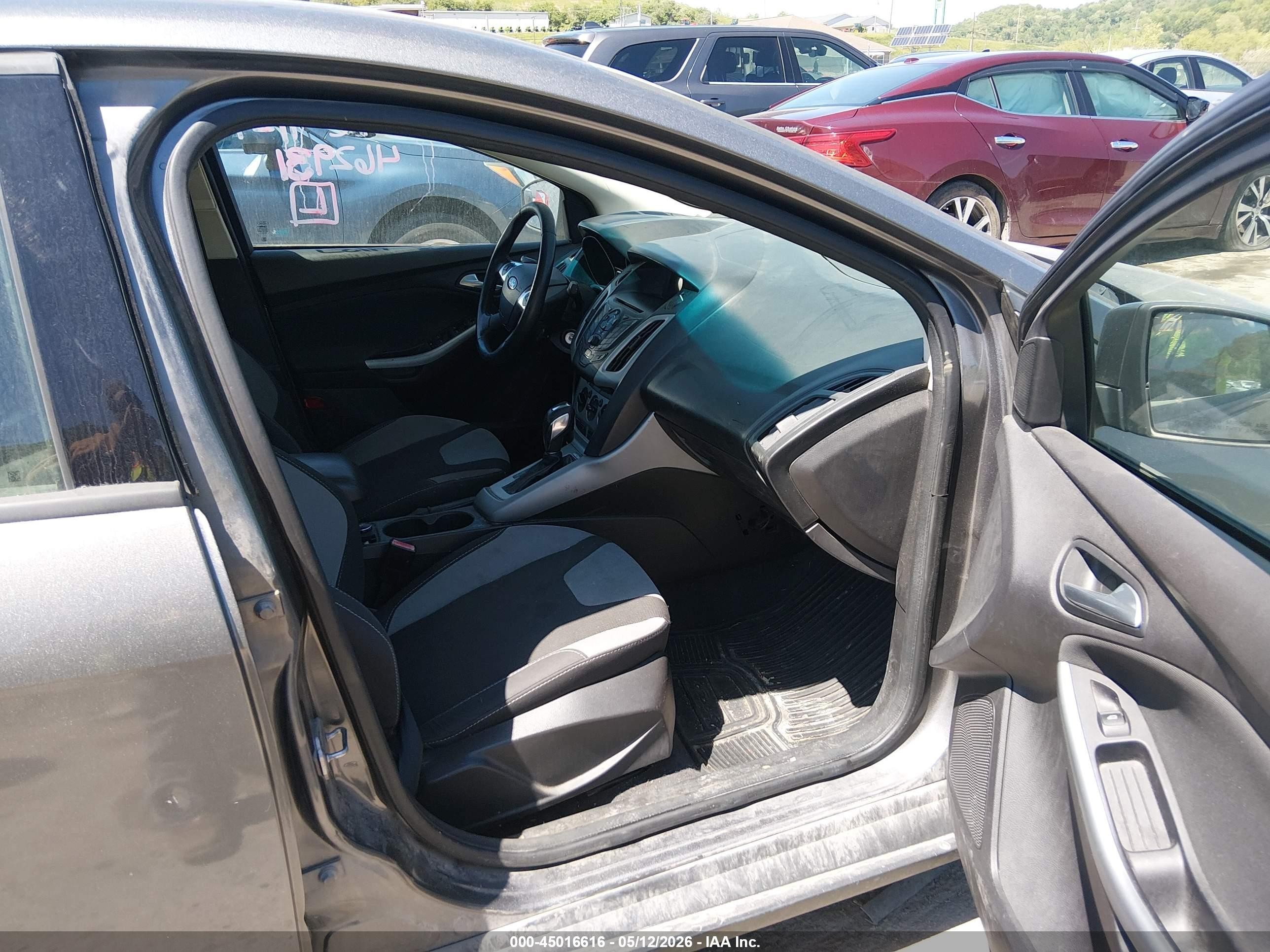 2012 Ford Focus Se Gray vin: 1FAHP3F27CL462931