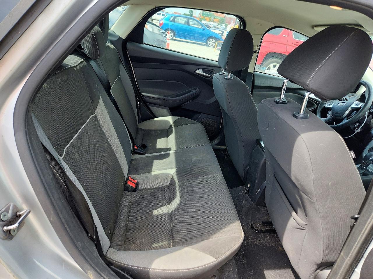 2012 Ford Focus Se Silver vin: 1FAHP3F27CL475081