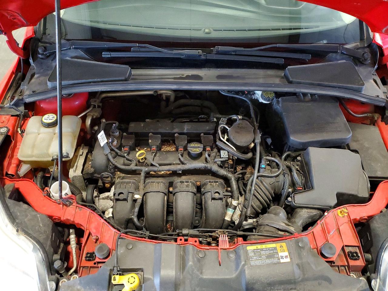 2012 Ford Focus 4d Red vin: 1FAHP3F27CL477106