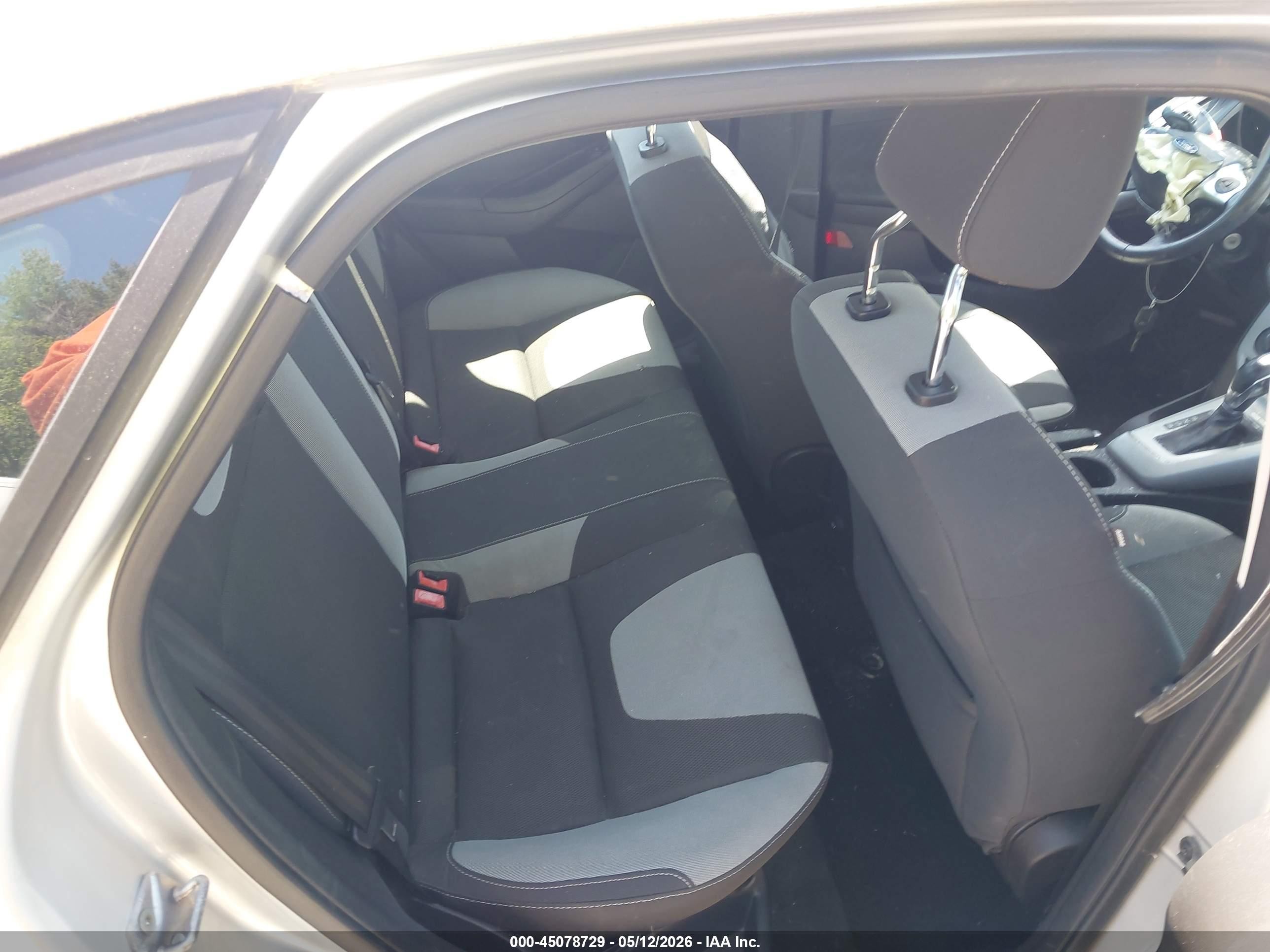 2012 Ford Focus Se Silver vin: 1FAHP3F28CL229642