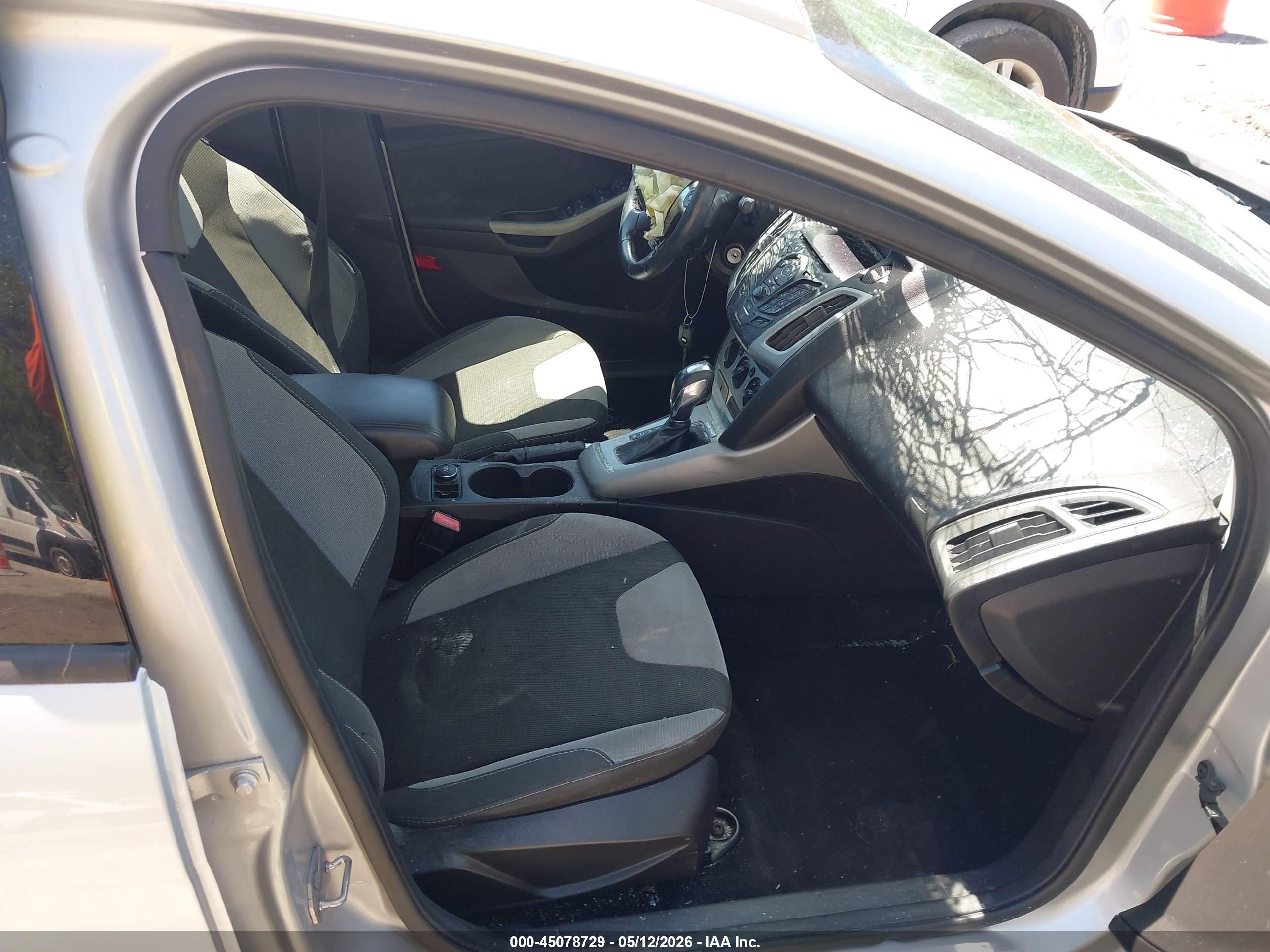 2012 Ford Focus Se Silver vin: 1FAHP3F28CL229642