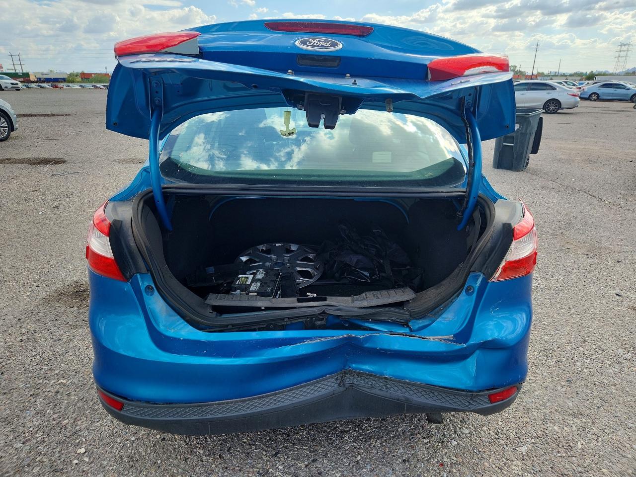2012 Ford Focus Se Blue vin: 1FAHP3F28CL274032