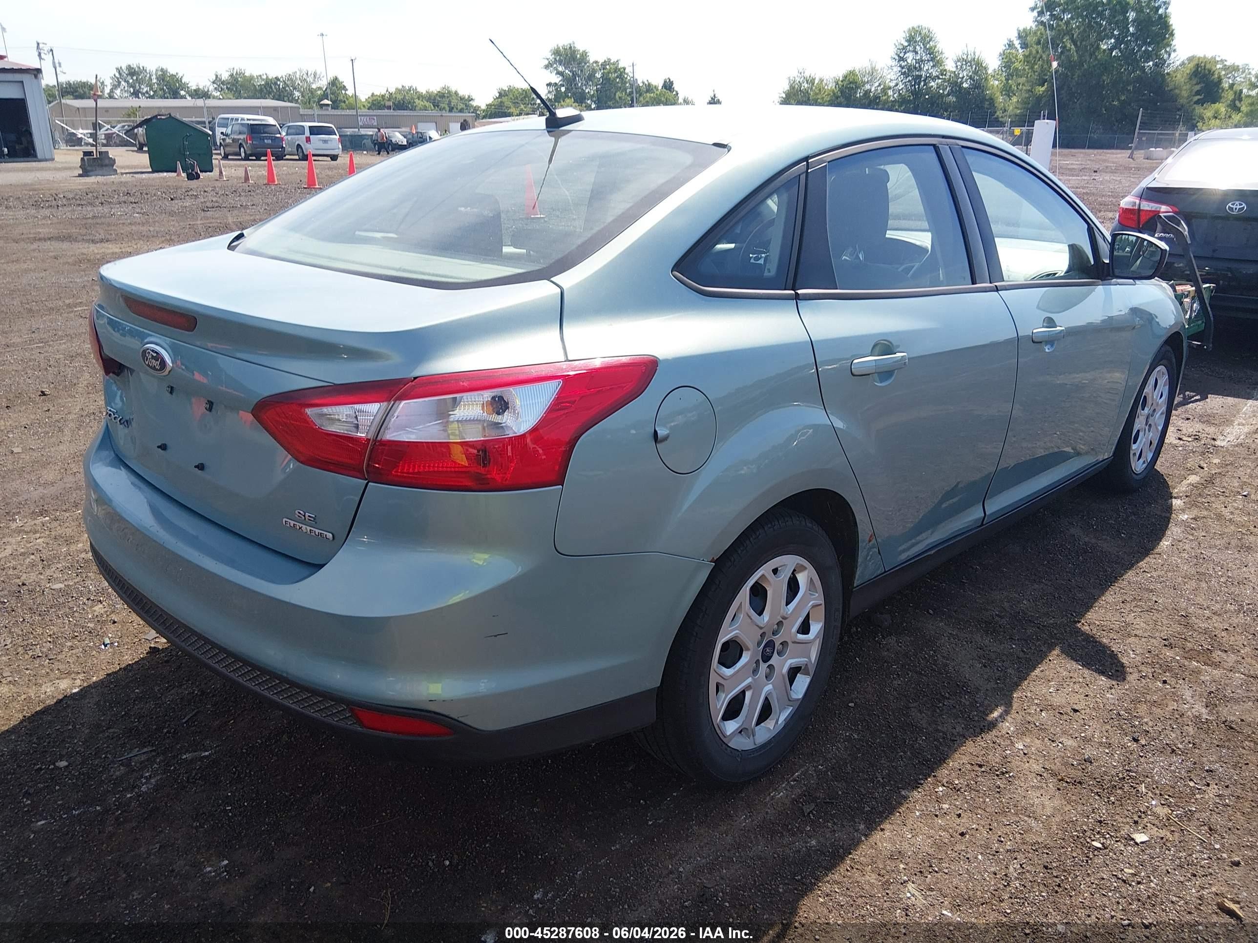 2012 Ford Focus Se Blue vin: 1FAHP3F28CL277691