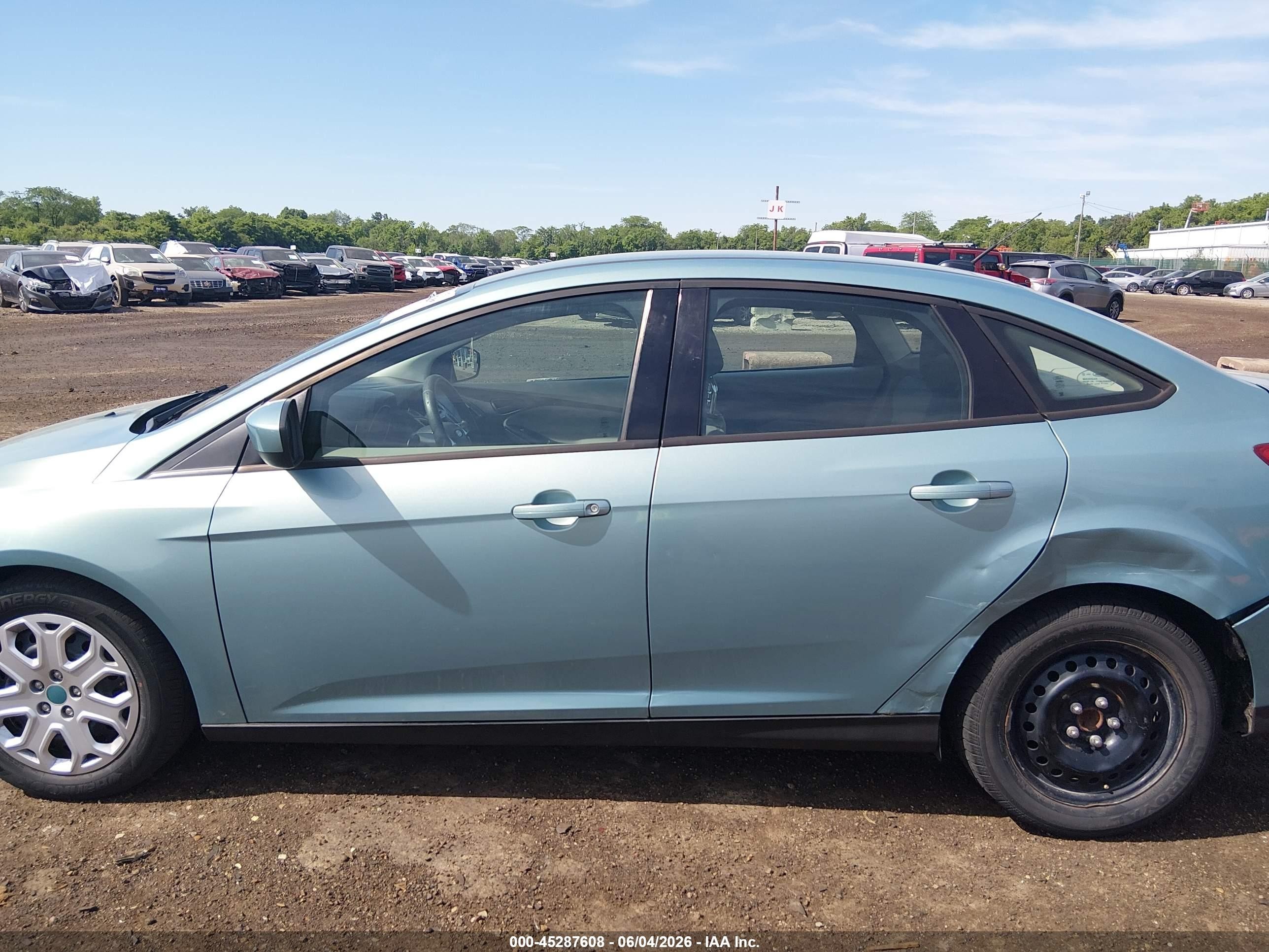 2012 Ford Focus Se Blue vin: 1FAHP3F28CL277691