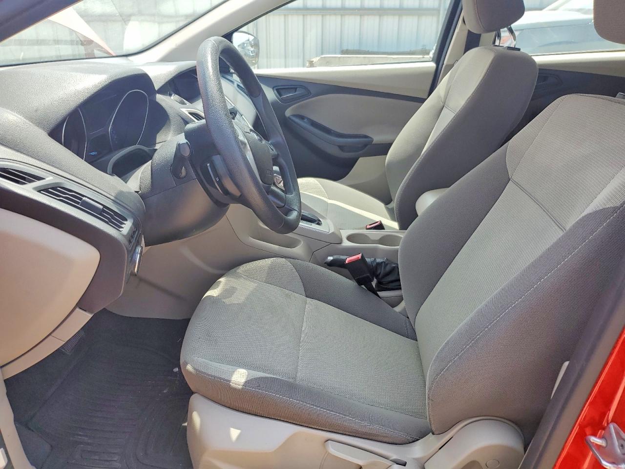 2012 Ford Focus Se Red vin: 1FAHP3F28CL278775