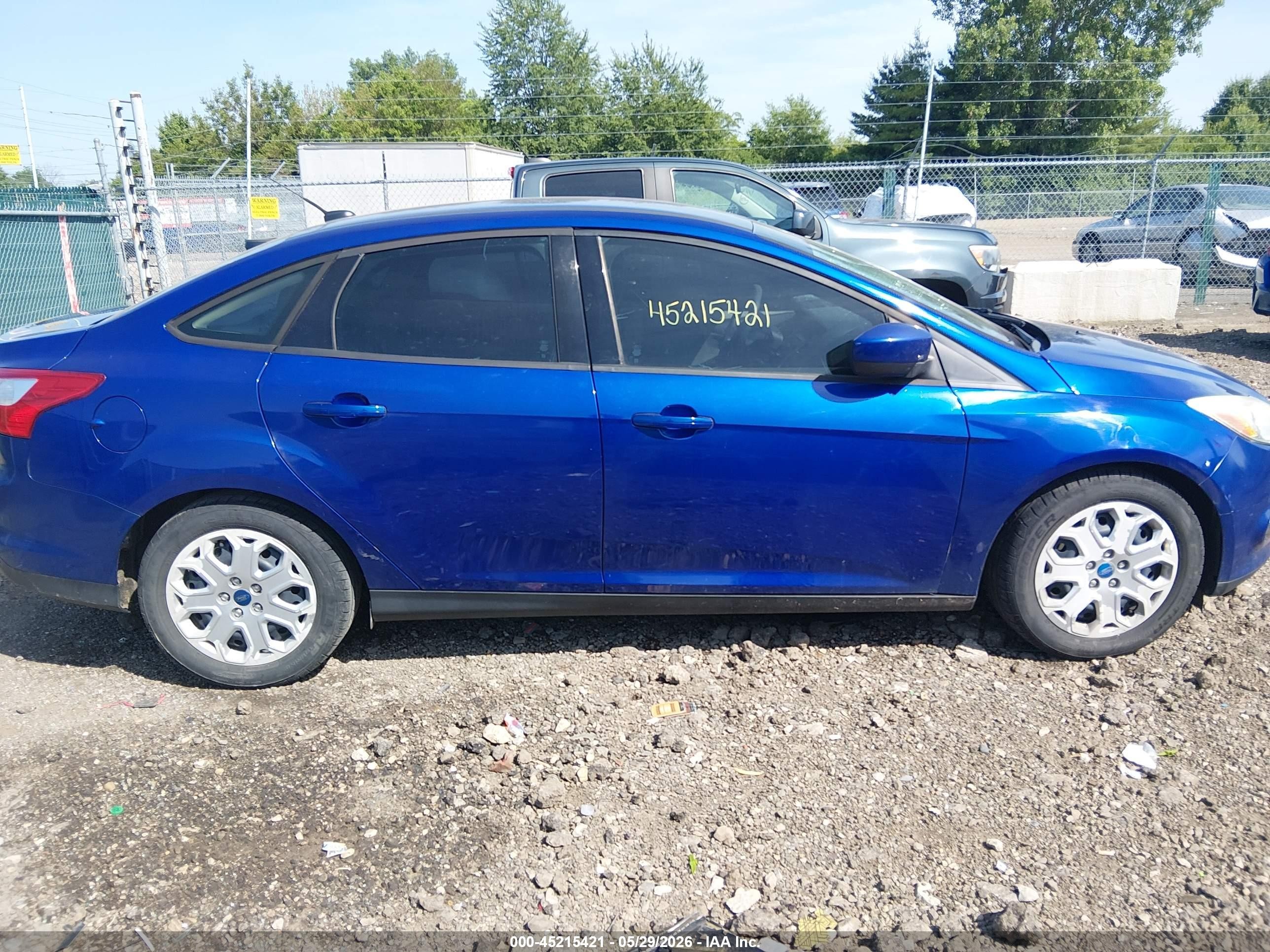 2012 Ford Focus Se Blue vin: 1FAHP3F28CL346847