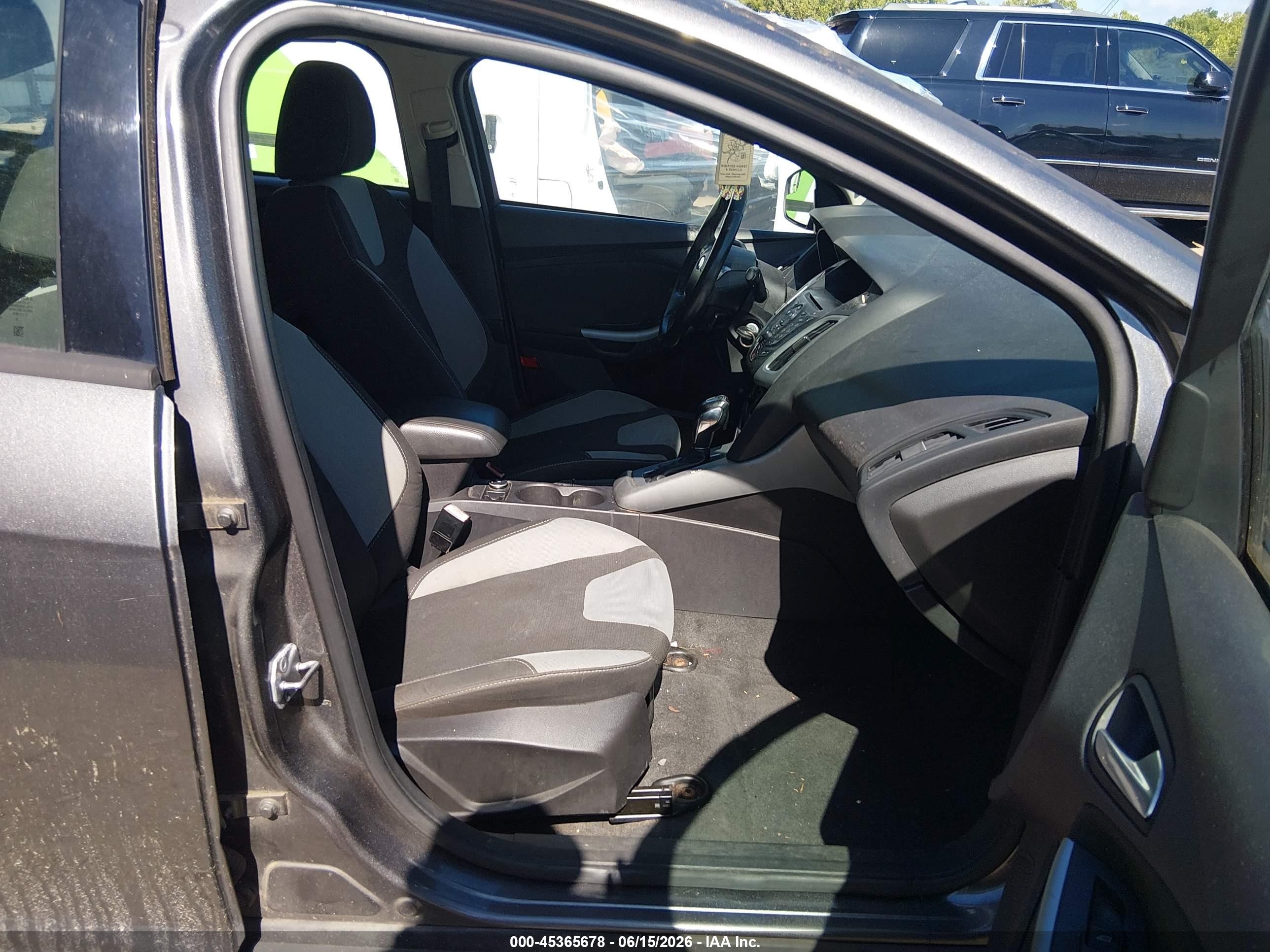 2012 Ford Focus Se Gray vin: 1FAHP3F28CL402429