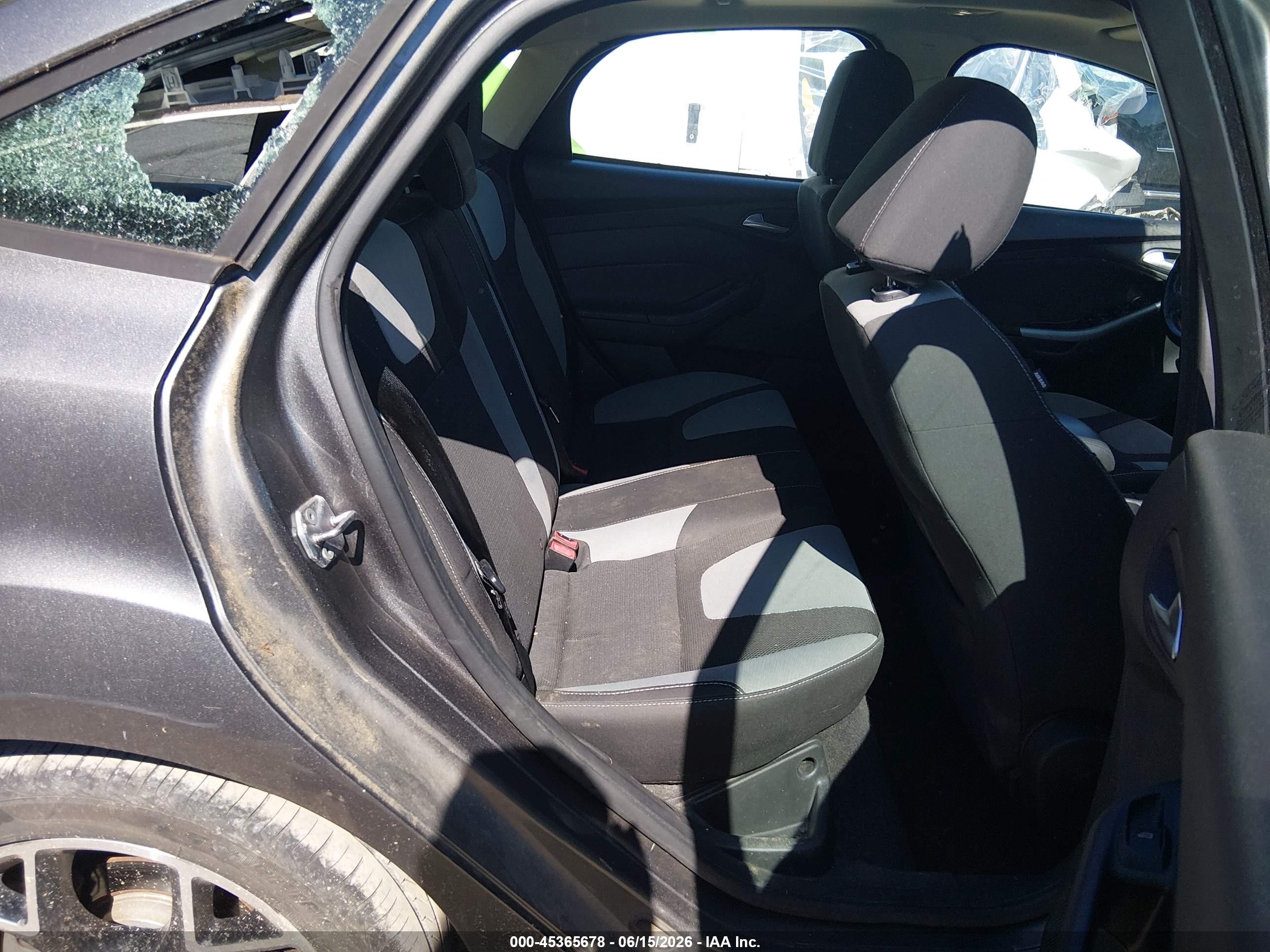 2012 Ford Focus Se Gray vin: 1FAHP3F28CL402429