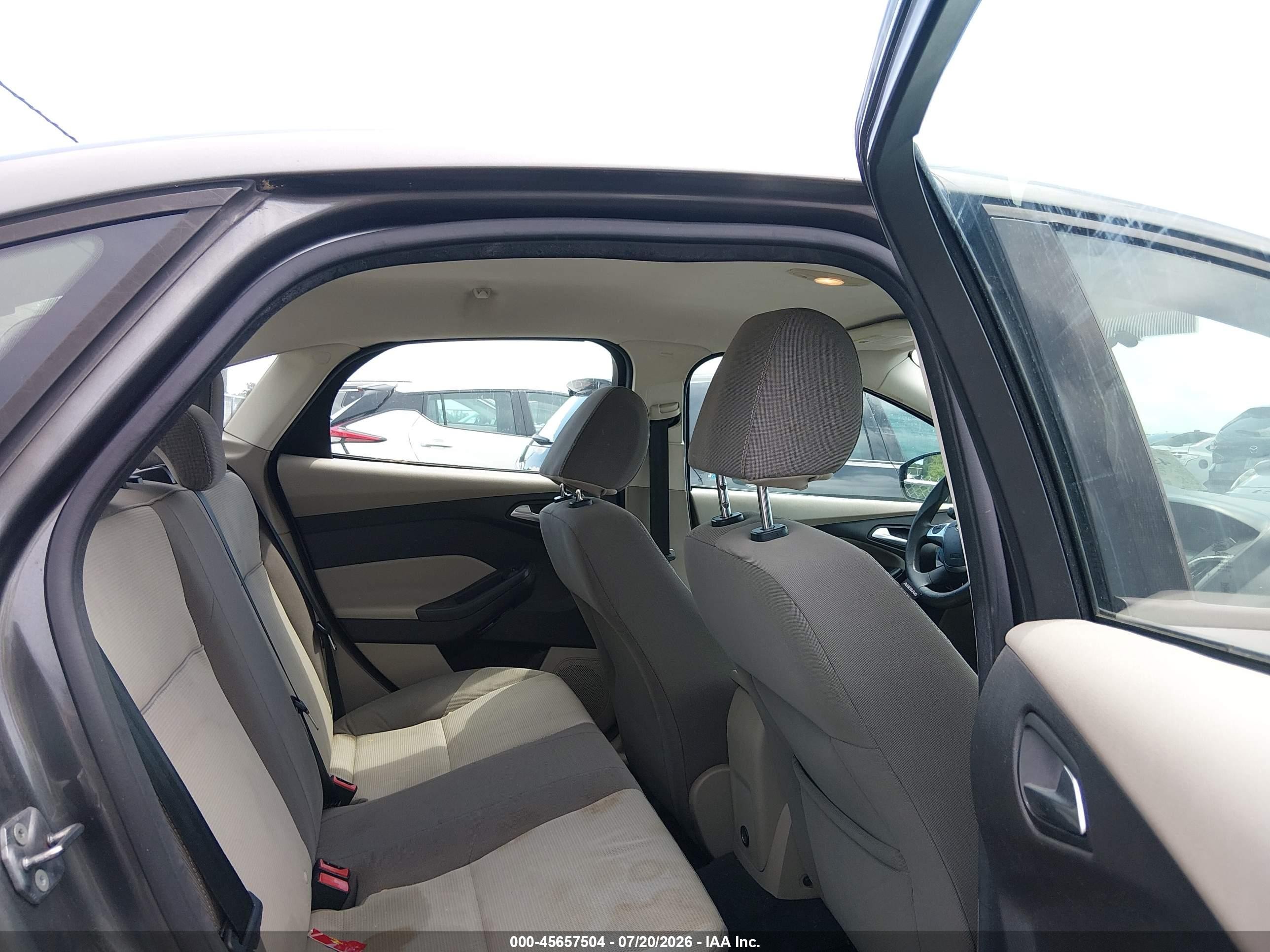 2012 Ford Focus Se Gray vin: 1FAHP3F28CL426424