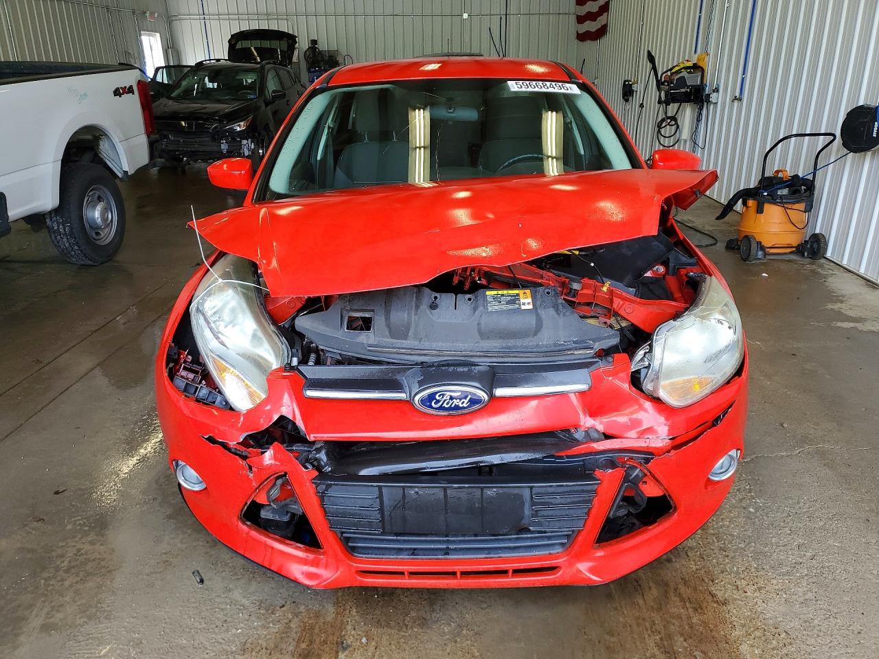 2012 Ford Focus Se Red vin: 1FAHP3F28CL432563