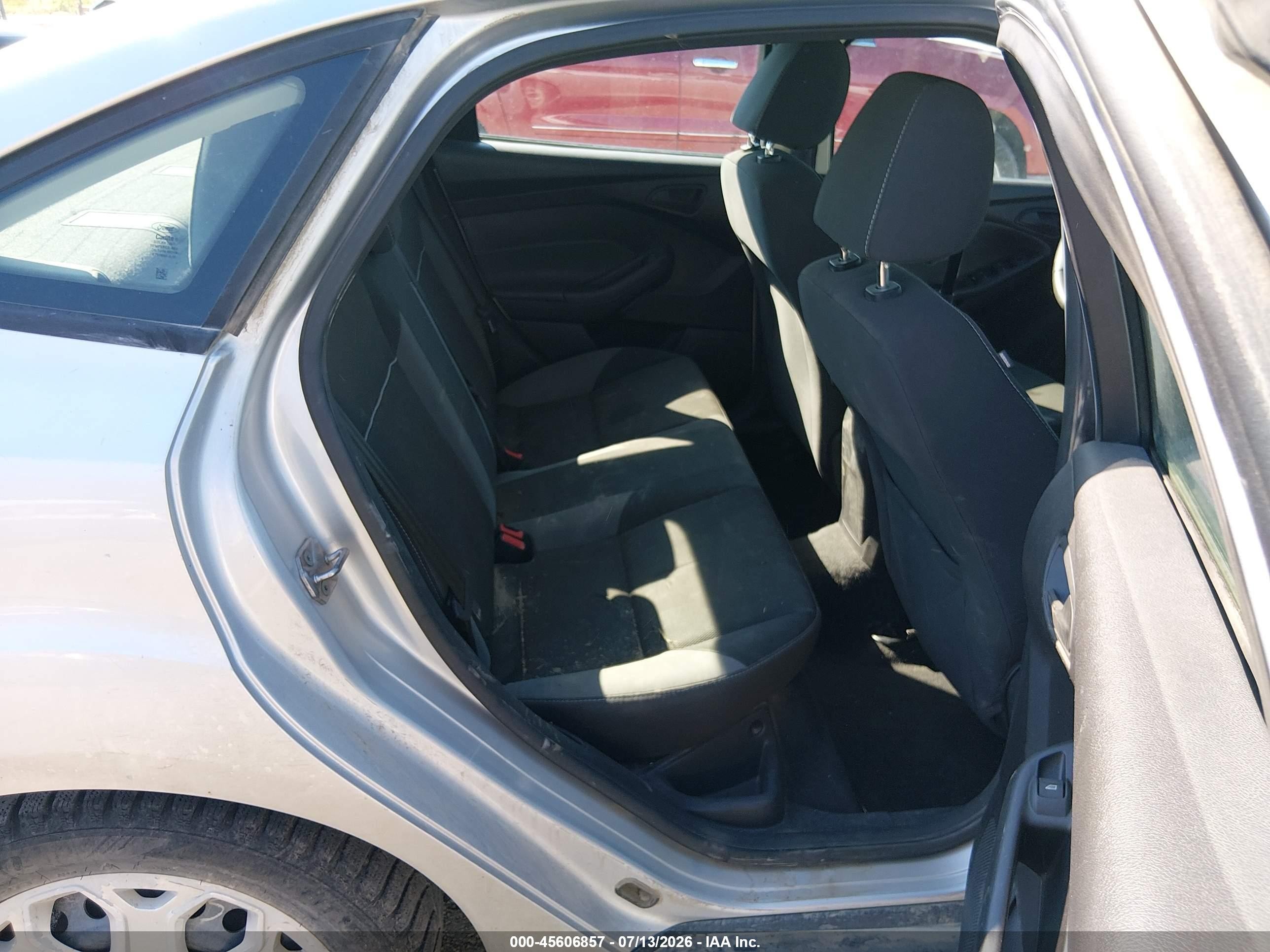 2012 Ford Focus Se Серебряный vin: 1FAHP3F28CL440405