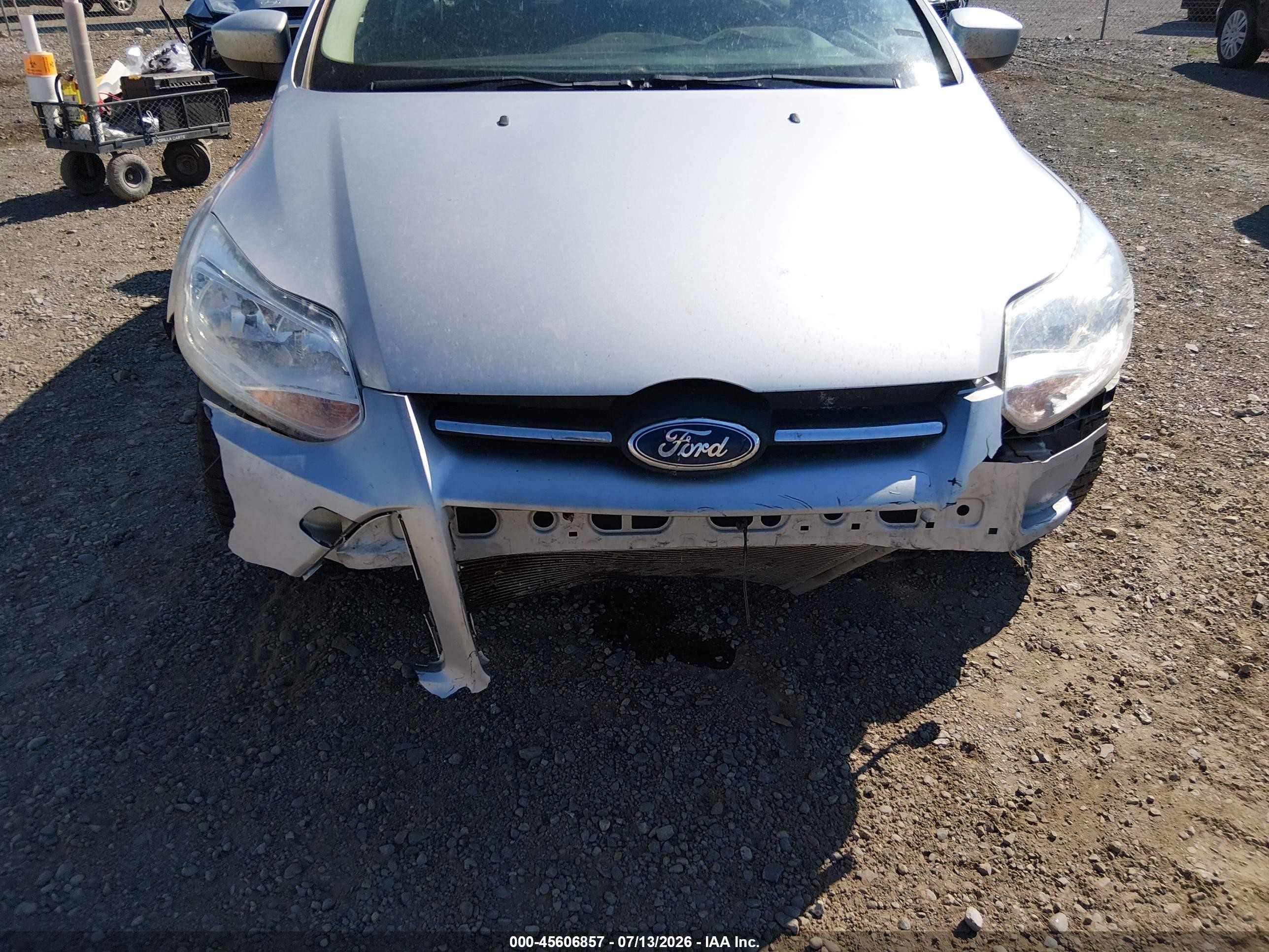2012 Ford Focus Se Серебряный vin: 1FAHP3F28CL440405