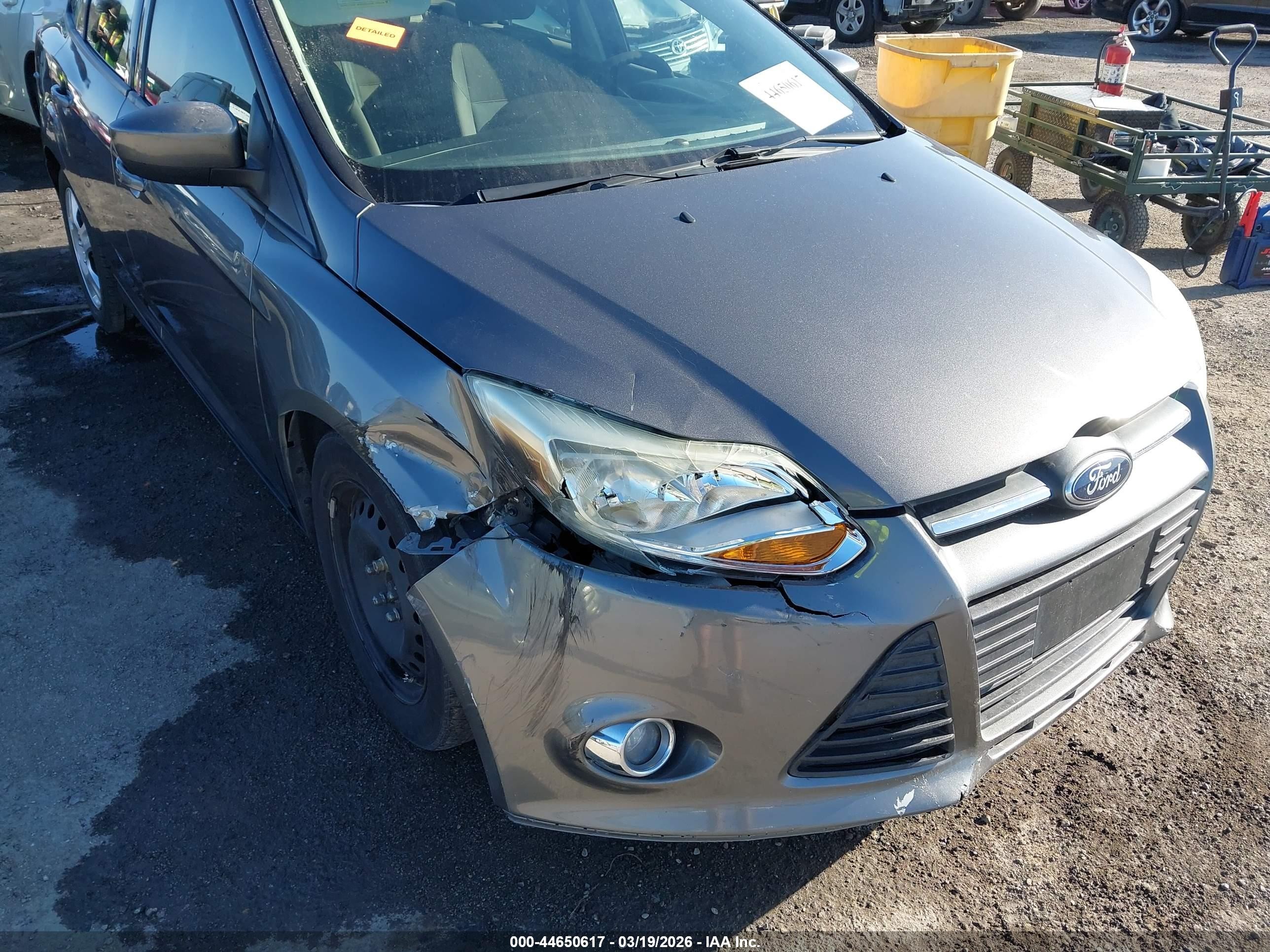 2012 Ford Focus Se Silver vin: 1FAHP3F28CL475901