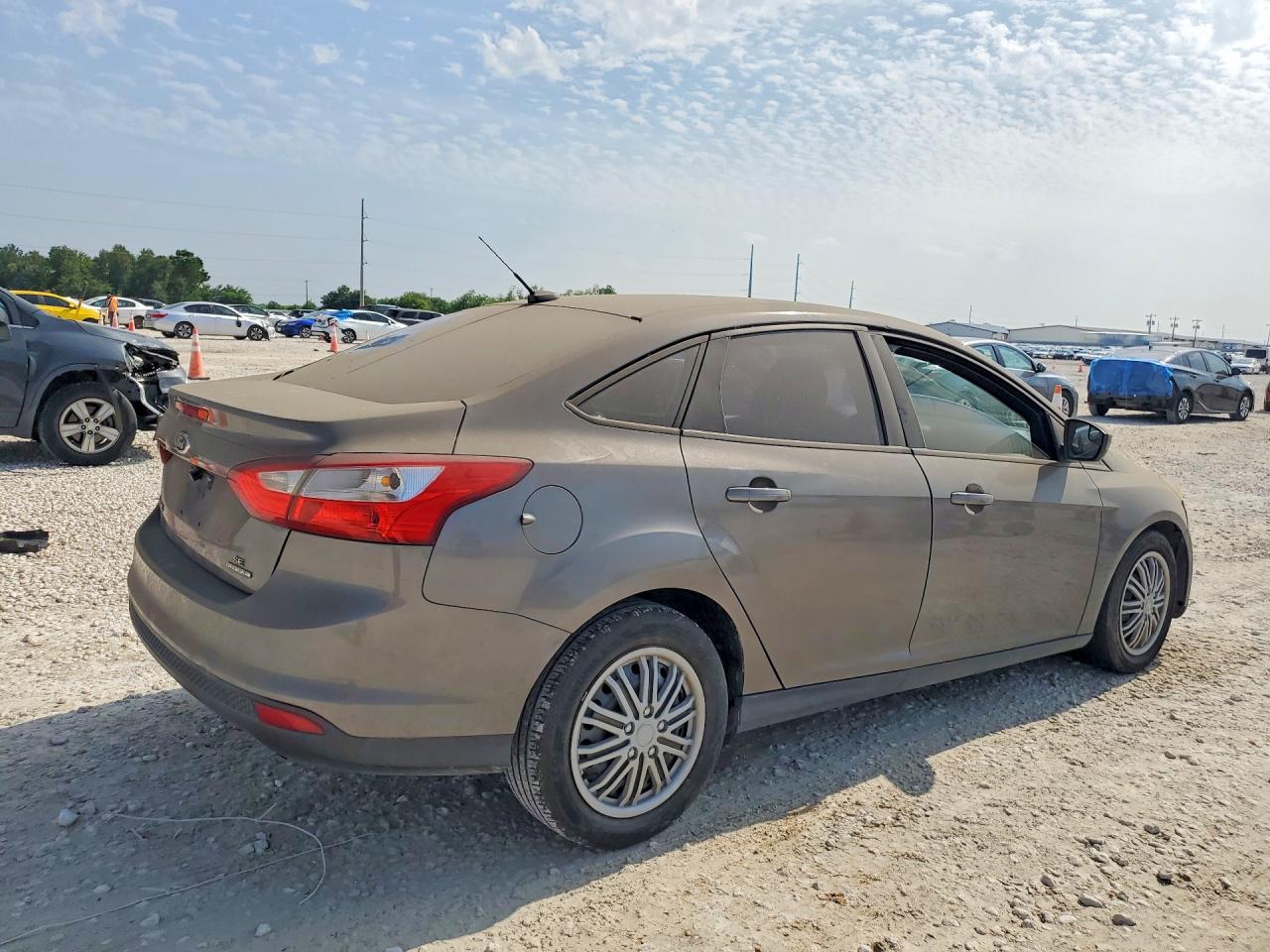 2012 Ford Foc Gray vin: 1FAHP3F28CL478278