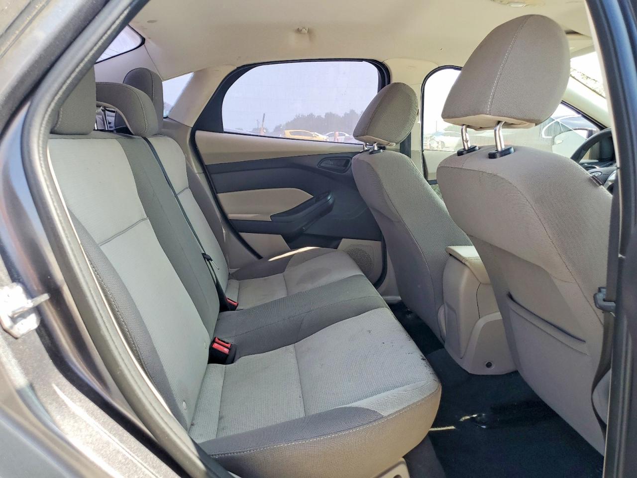 2012 Ford Foc Gray vin: 1FAHP3F28CL478278