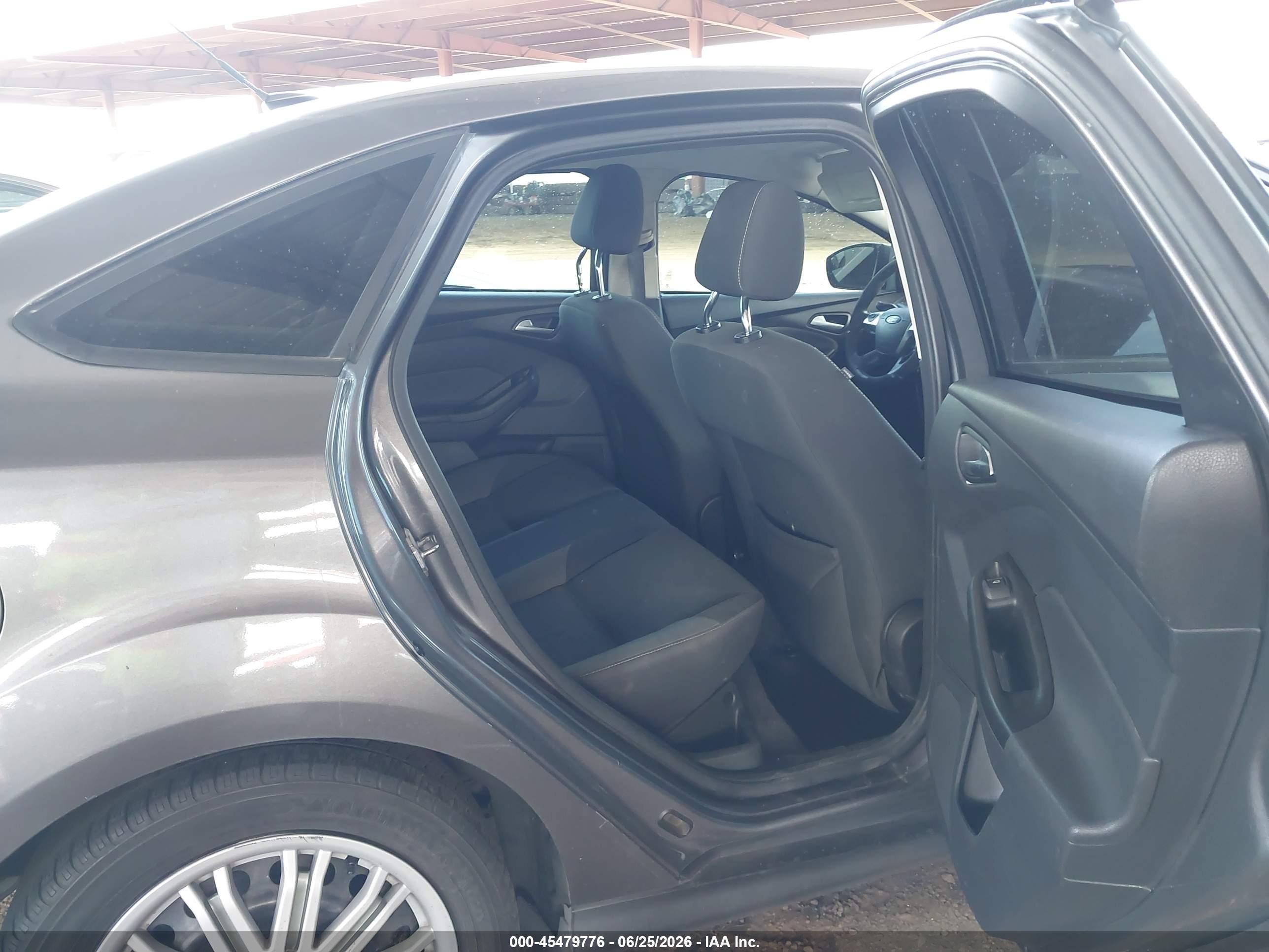 2012 Ford Focus Se Gray vin: 1FAHP3F29CL139948