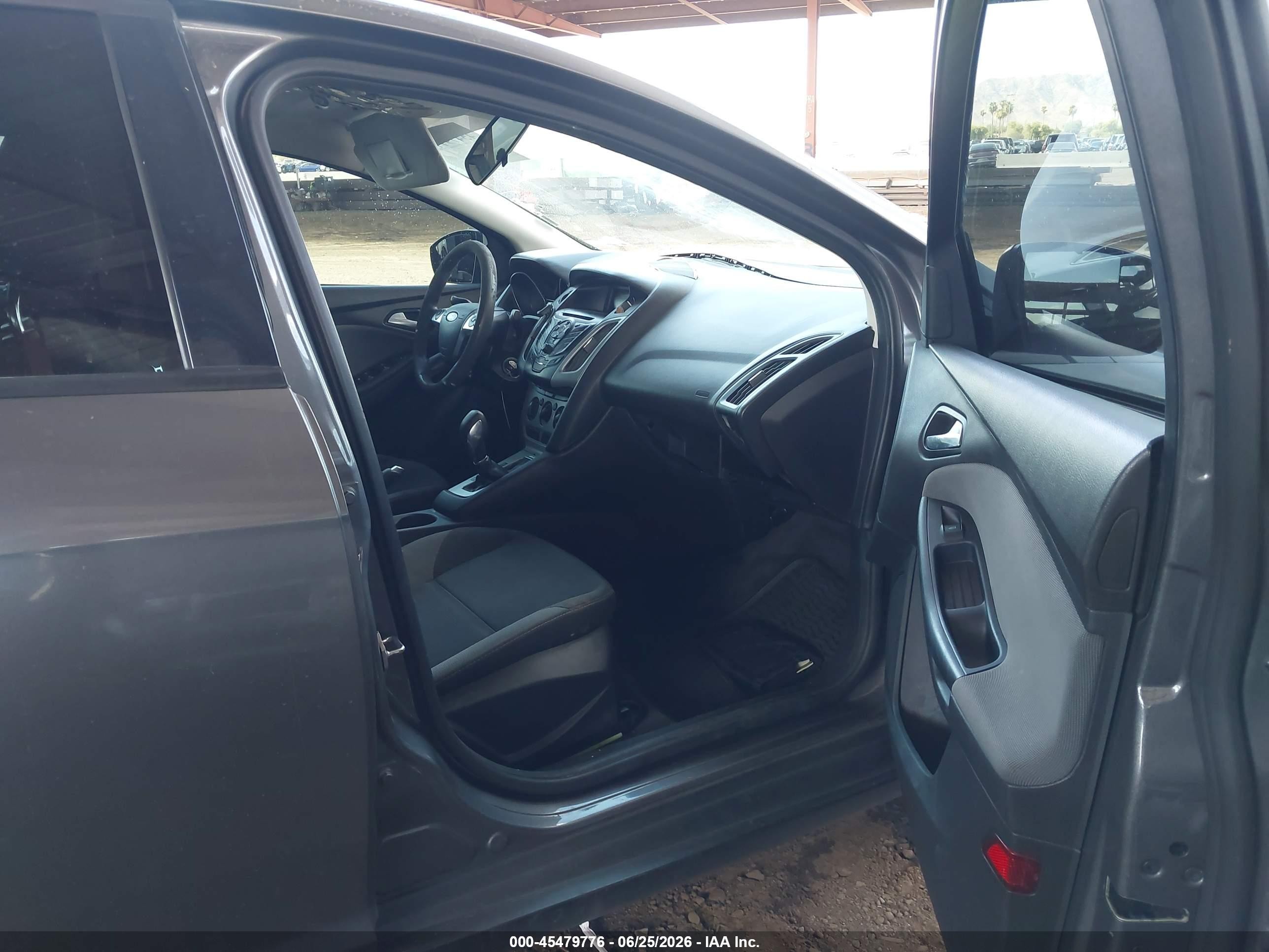 2012 Ford Focus Se Gray vin: 1FAHP3F29CL139948