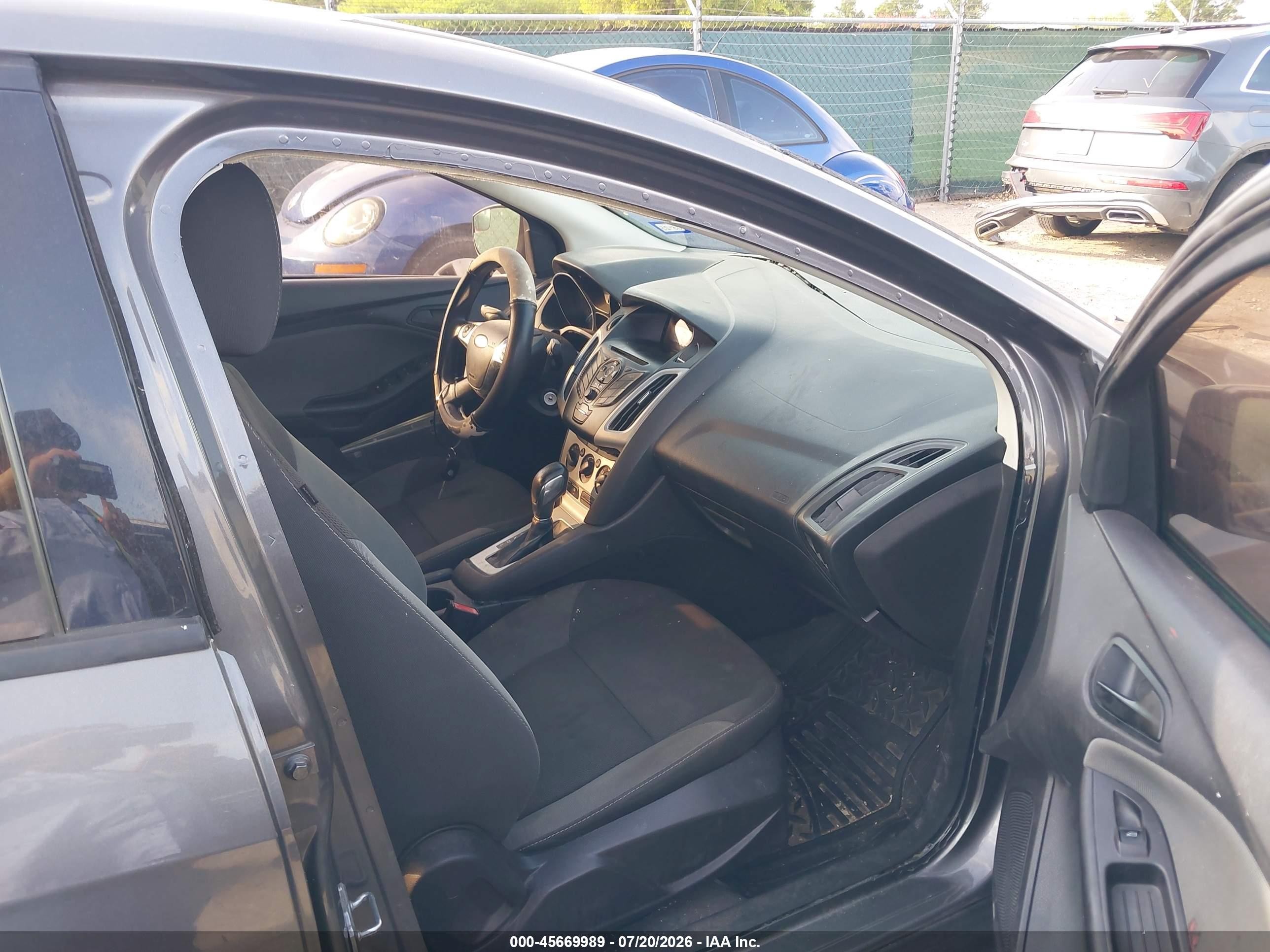 2012 Ford Focus Se Gray vin: 1FAHP3F29CL217211
