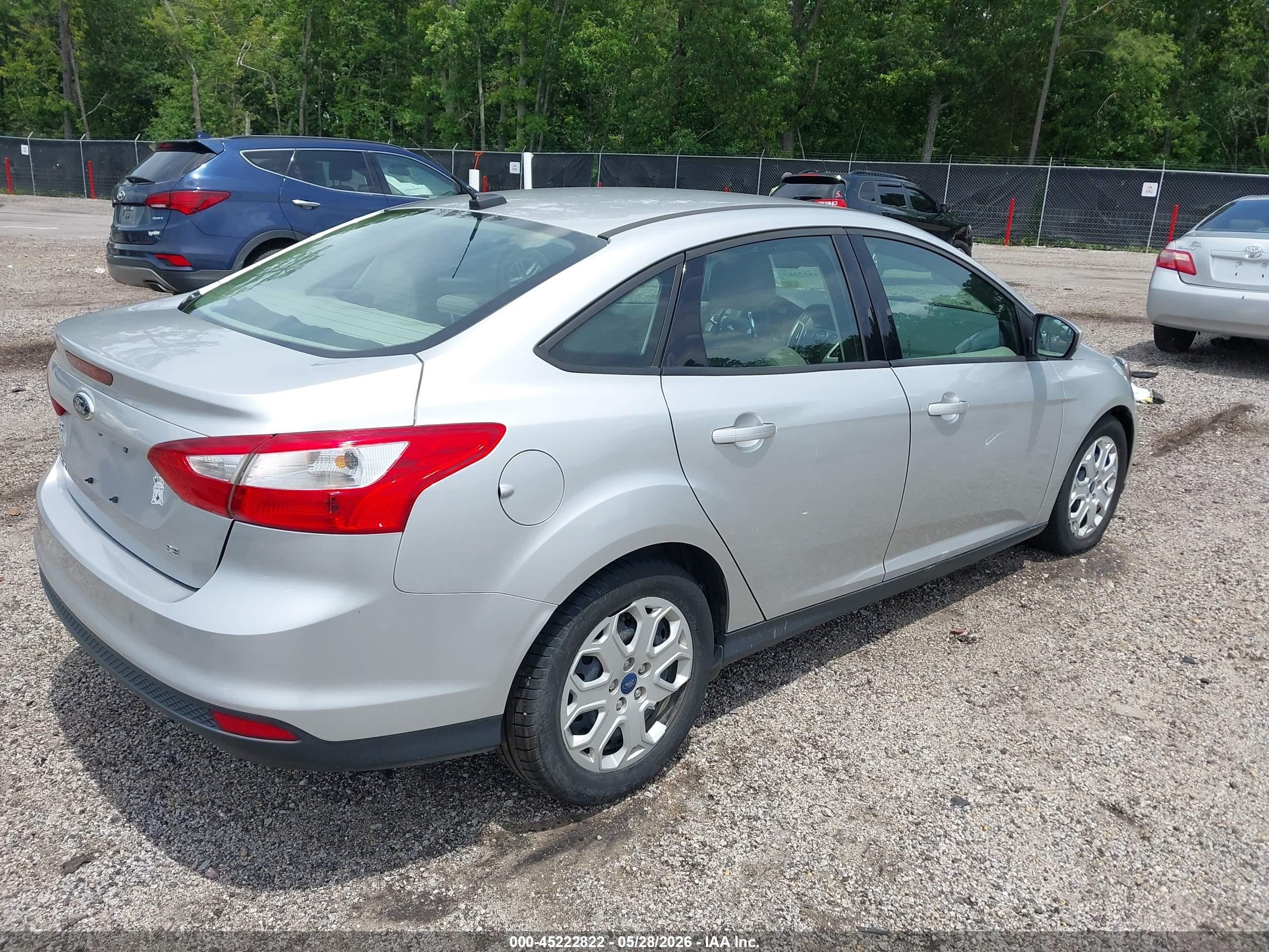 2012 Ford Focus Se Silver vin: 1FAHP3F29CL254288