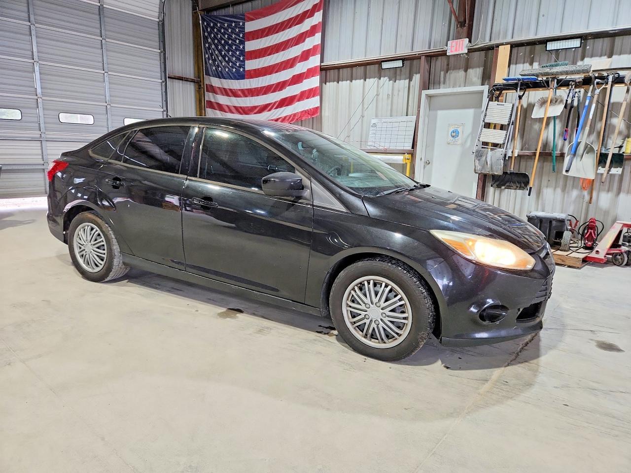 2012 Ford Focus Black vin: 1FAHP3F29CL304297
