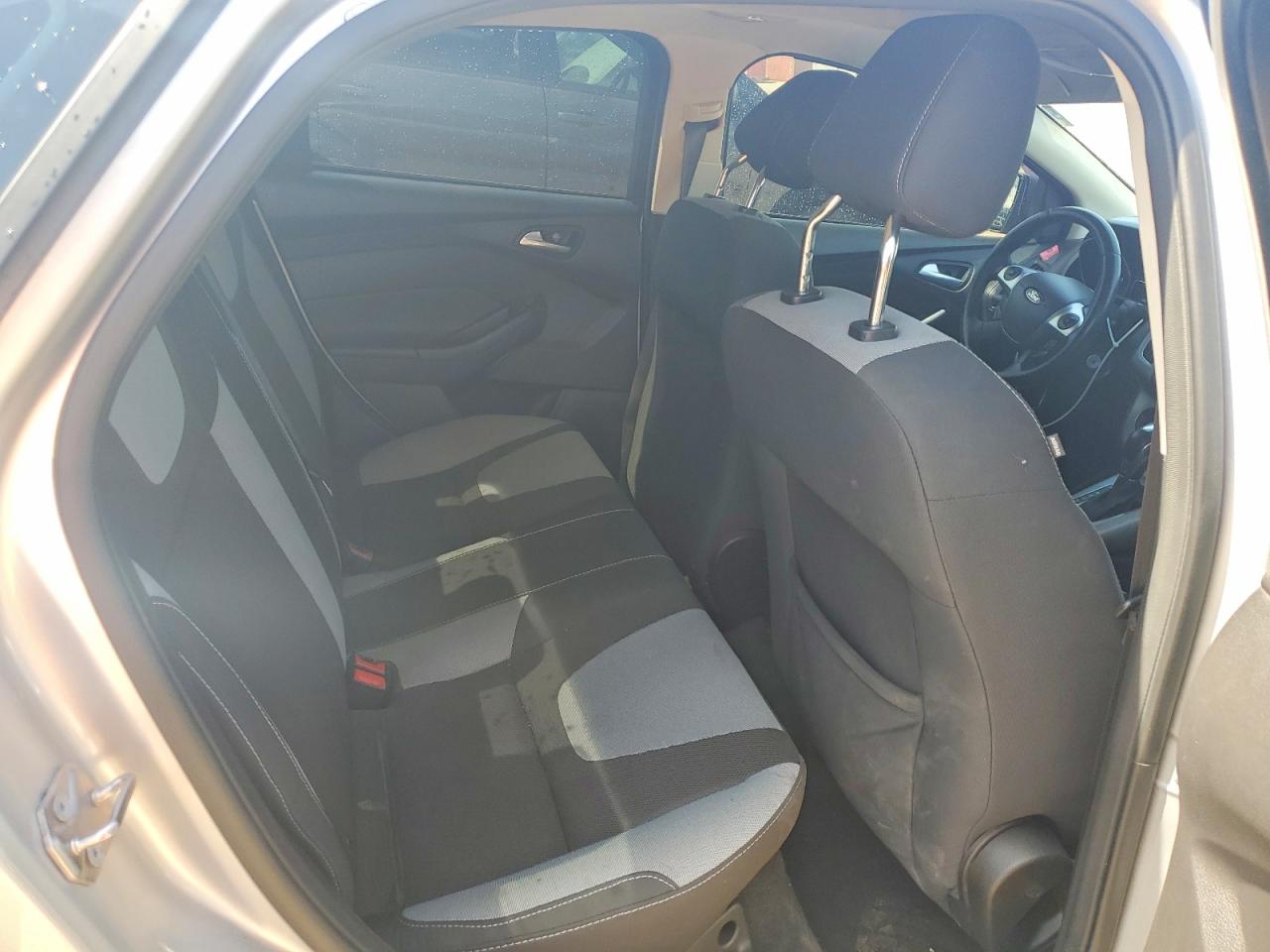 2012 Ford Focus Se Silver vin: 1FAHP3F29CL311802