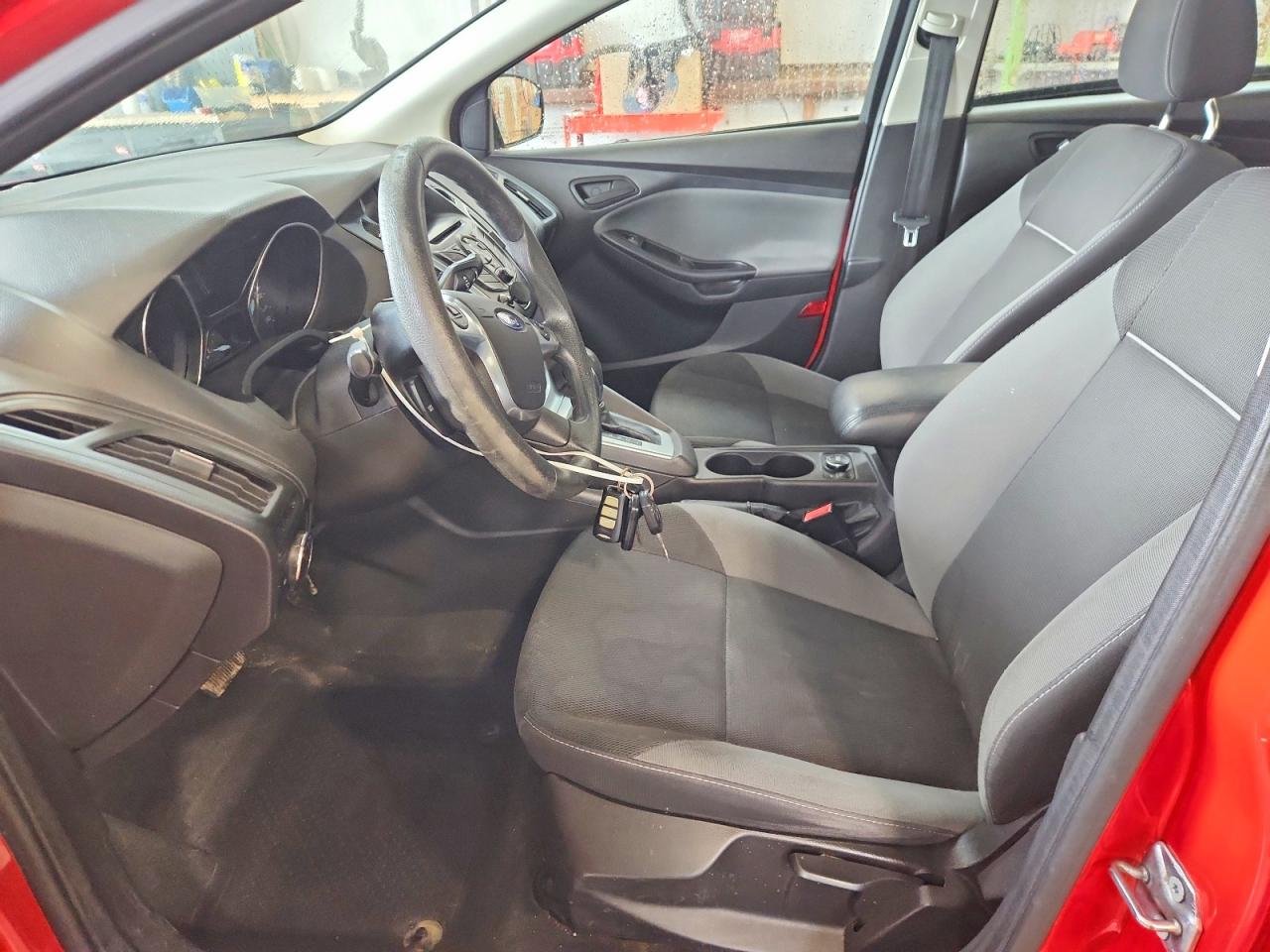 2012 Ford Focus Se Red vin: 1FAHP3F29CL380022