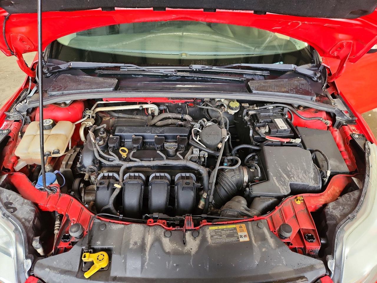 2012 Ford Focus Se Red vin: 1FAHP3F29CL380022