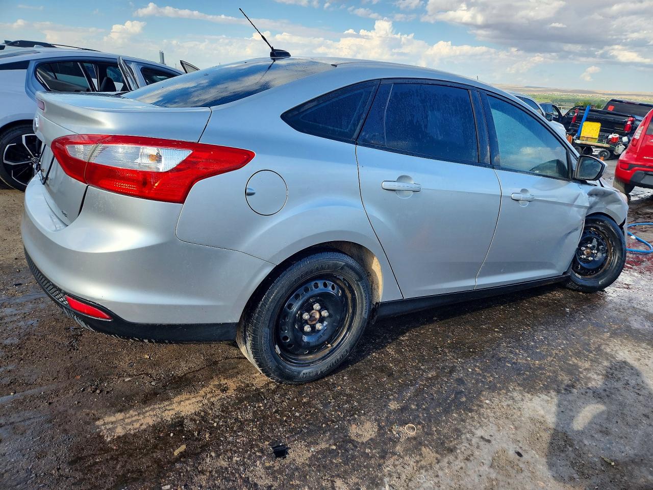 2012 Ford Focus Se Серебряный vin: 1FAHP3F29CL381915