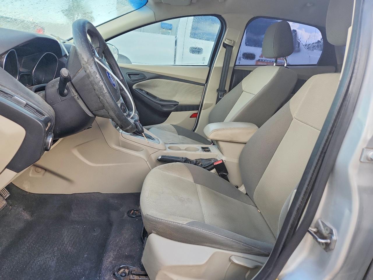 2012 Ford Focus Se Серебряный vin: 1FAHP3F29CL381915