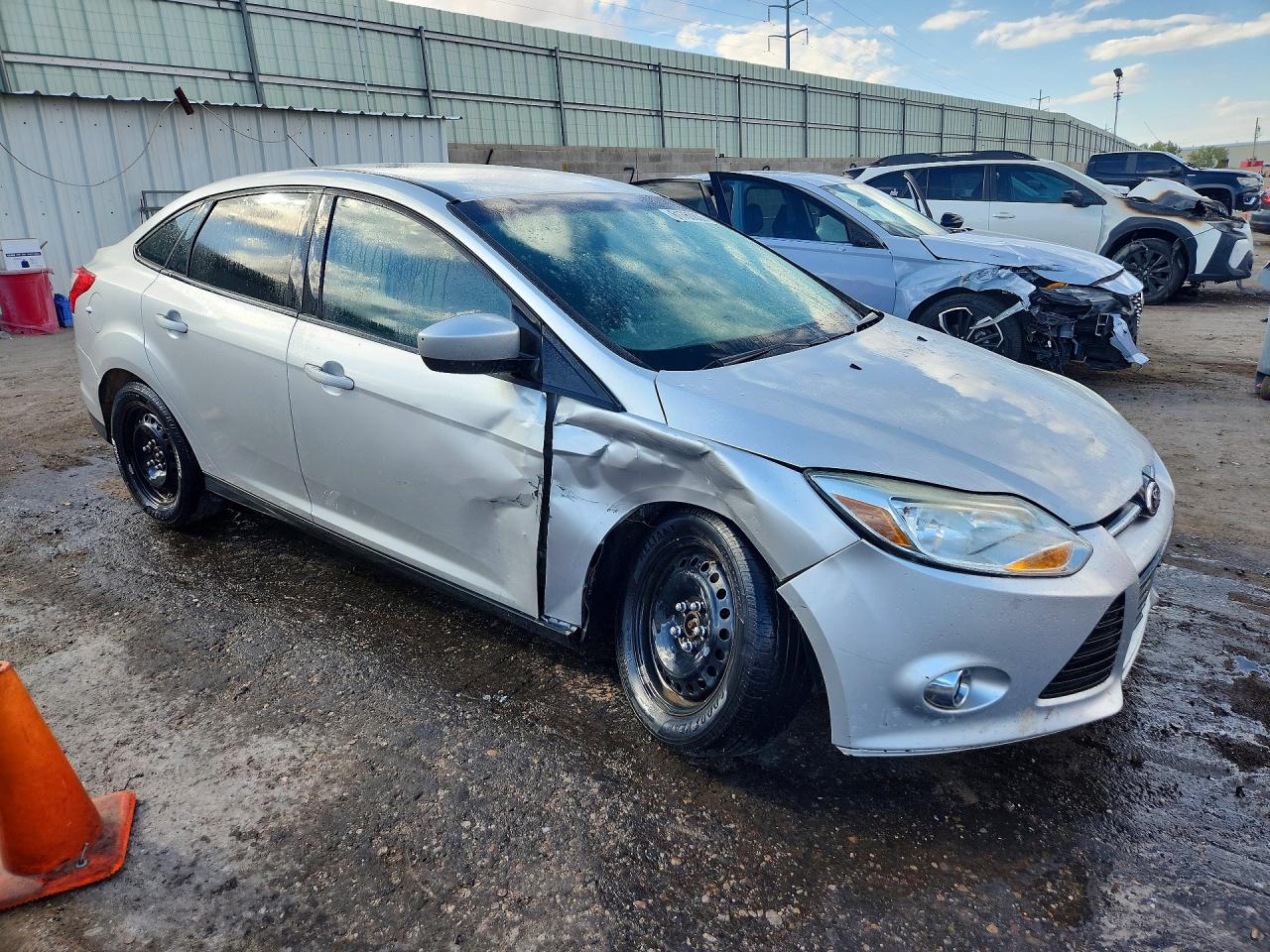 2012 Ford Focus Se Серебряный vin: 1FAHP3F29CL381915