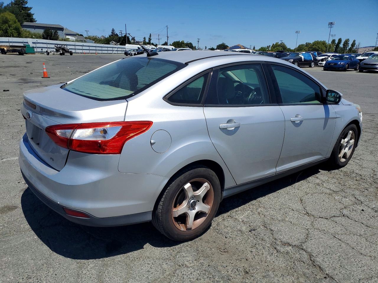 2012 Ford Focus Se Серебряный vin: 1FAHP3F2XCL108451