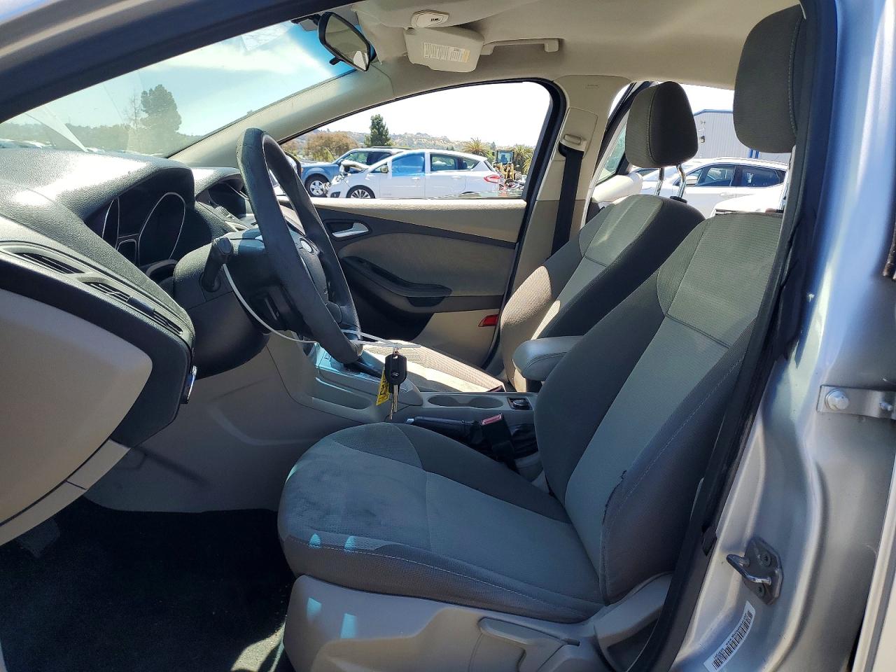 2012 Ford Focus Se Серебряный vin: 1FAHP3F2XCL108451
