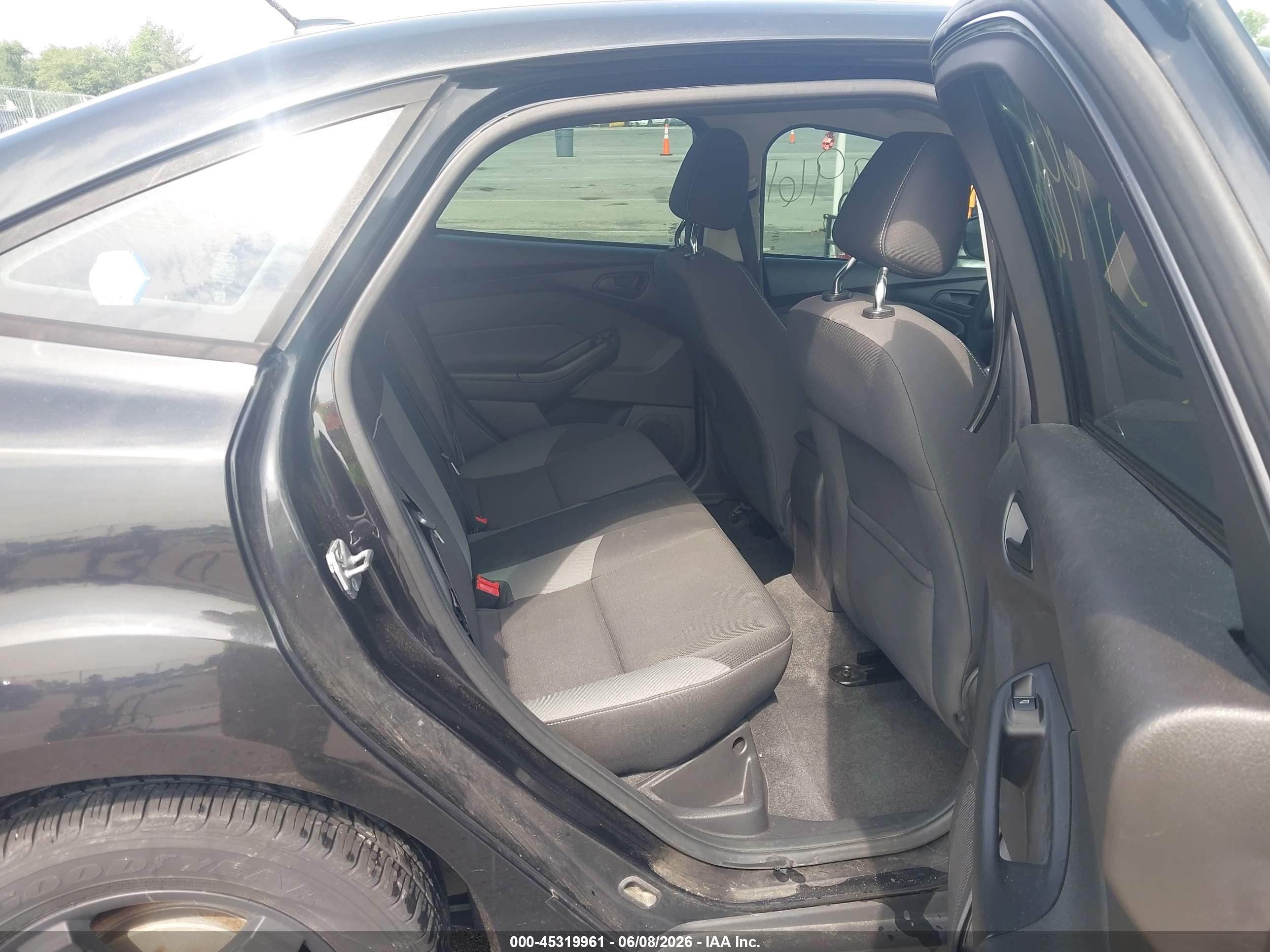 2012 Ford Focus Se Черный vin: 1FAHP3F2XCL163238