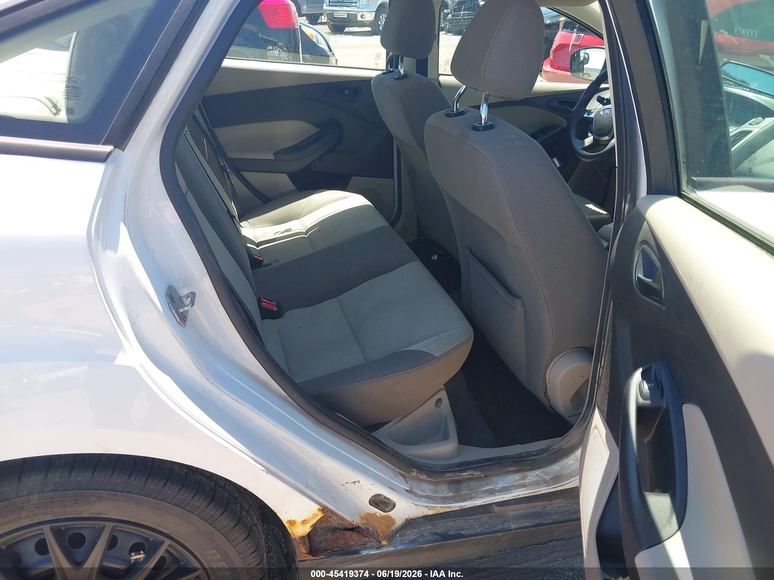 2012 Ford Focus Se White vin: 1FAHP3F2XCL174627