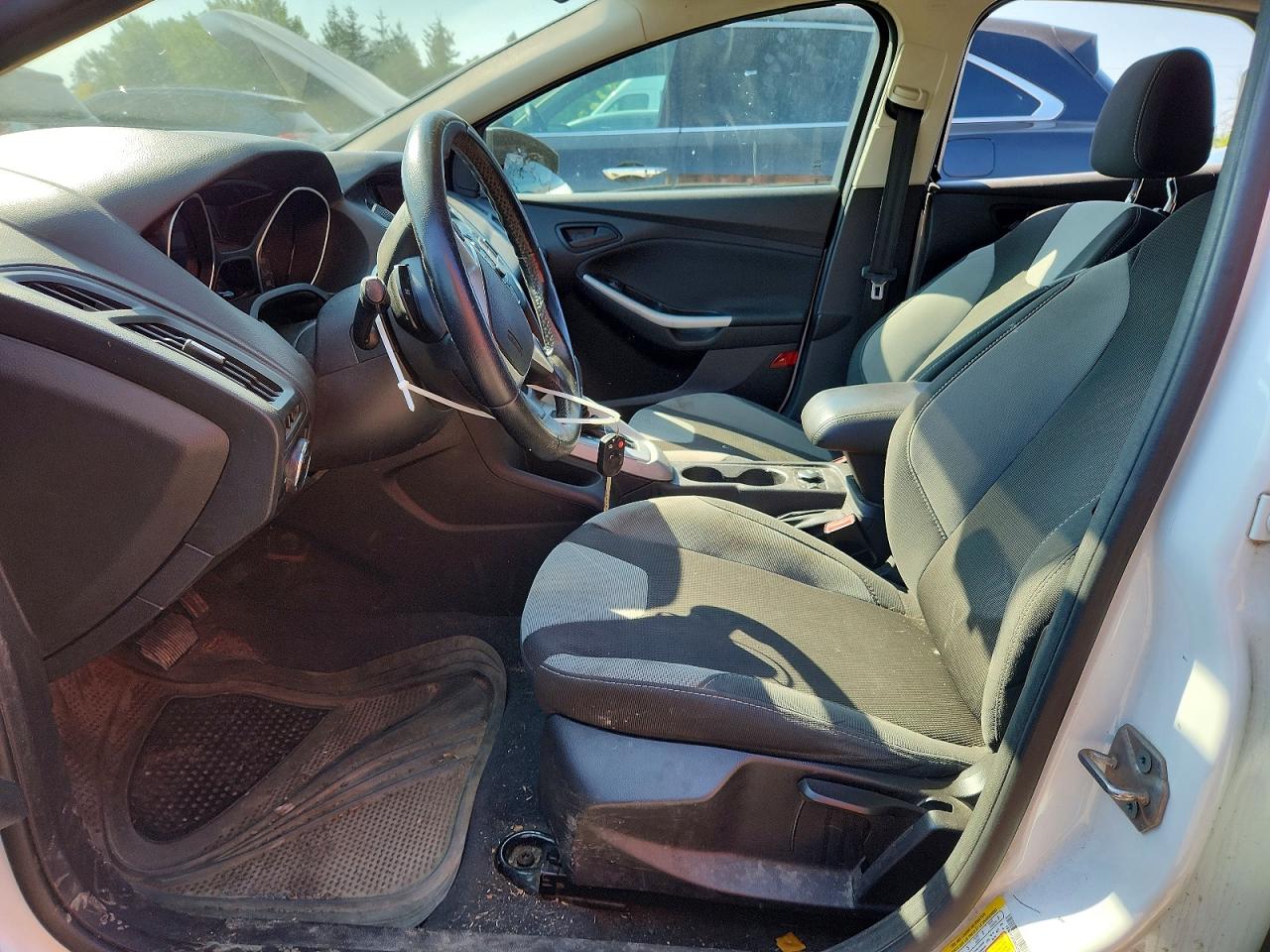 2012 Ford Focus Se White vin: 1FAHP3F2XCL181903