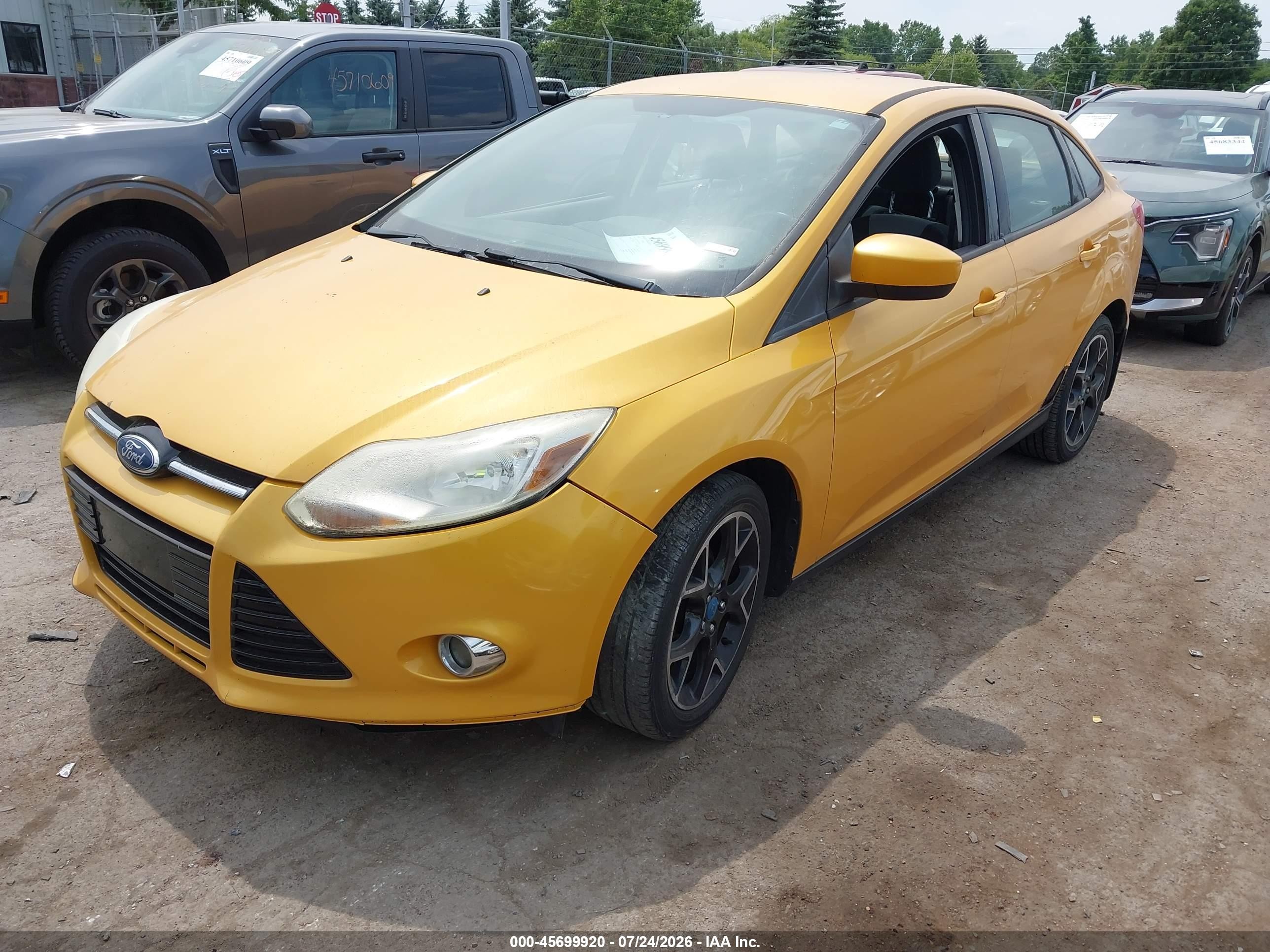 2012 Ford Focus Se Yellow vin: 1FAHP3F2XCL183232