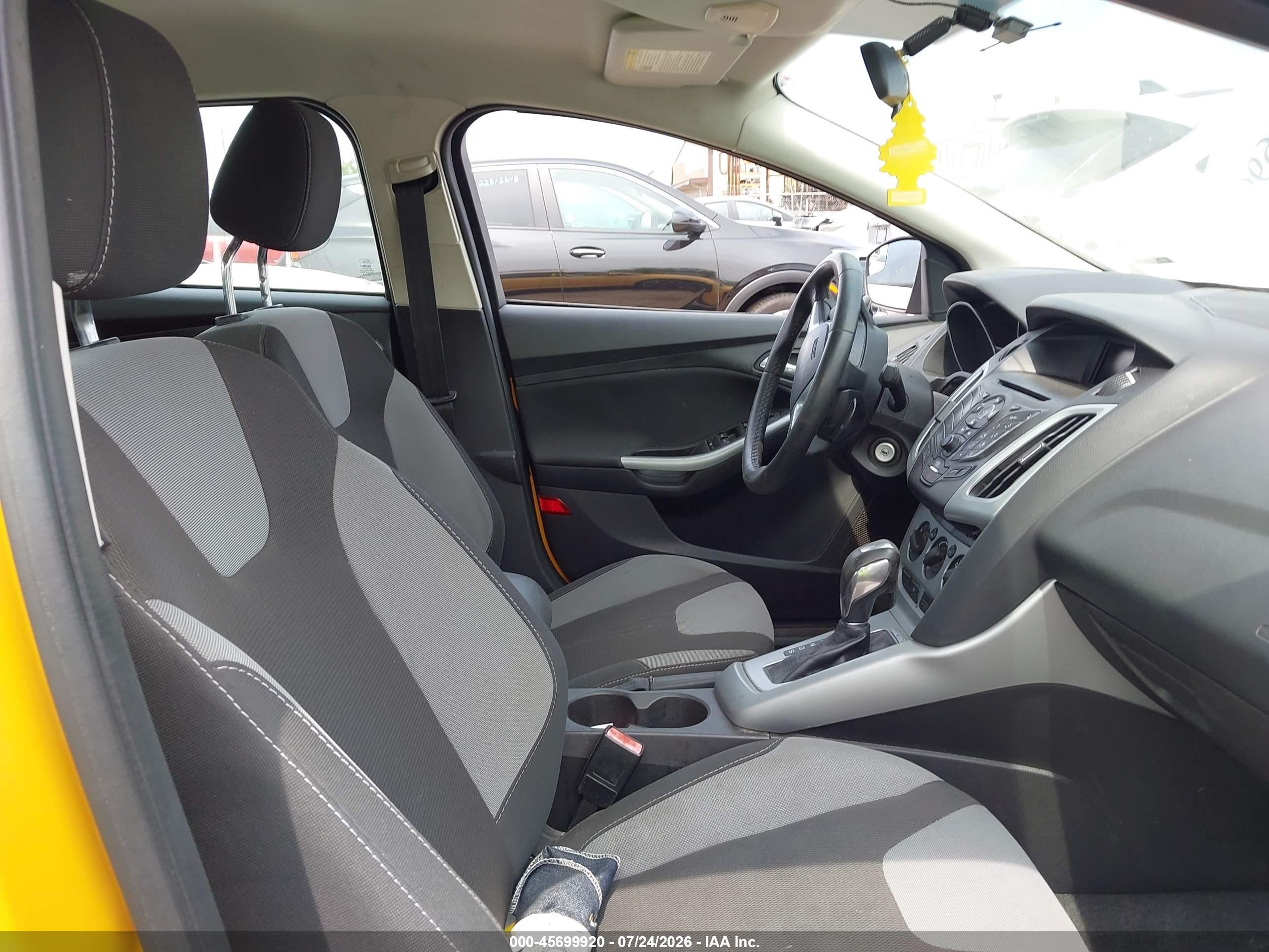 2012 Ford Focus Se Yellow vin: 1FAHP3F2XCL183232