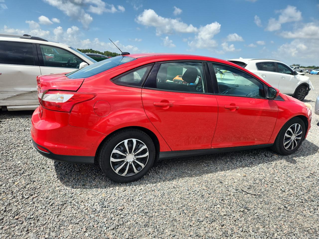 2012 Ford Focus Se Красный vin: 1FAHP3F2XCL187796