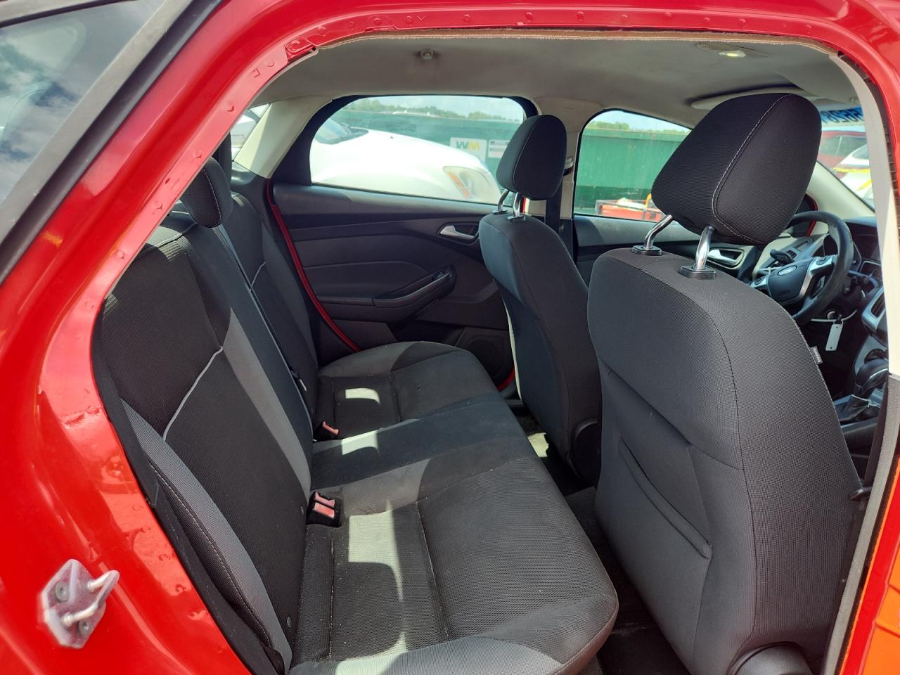 2012 Ford Focus Se Красный vin: 1FAHP3F2XCL187796