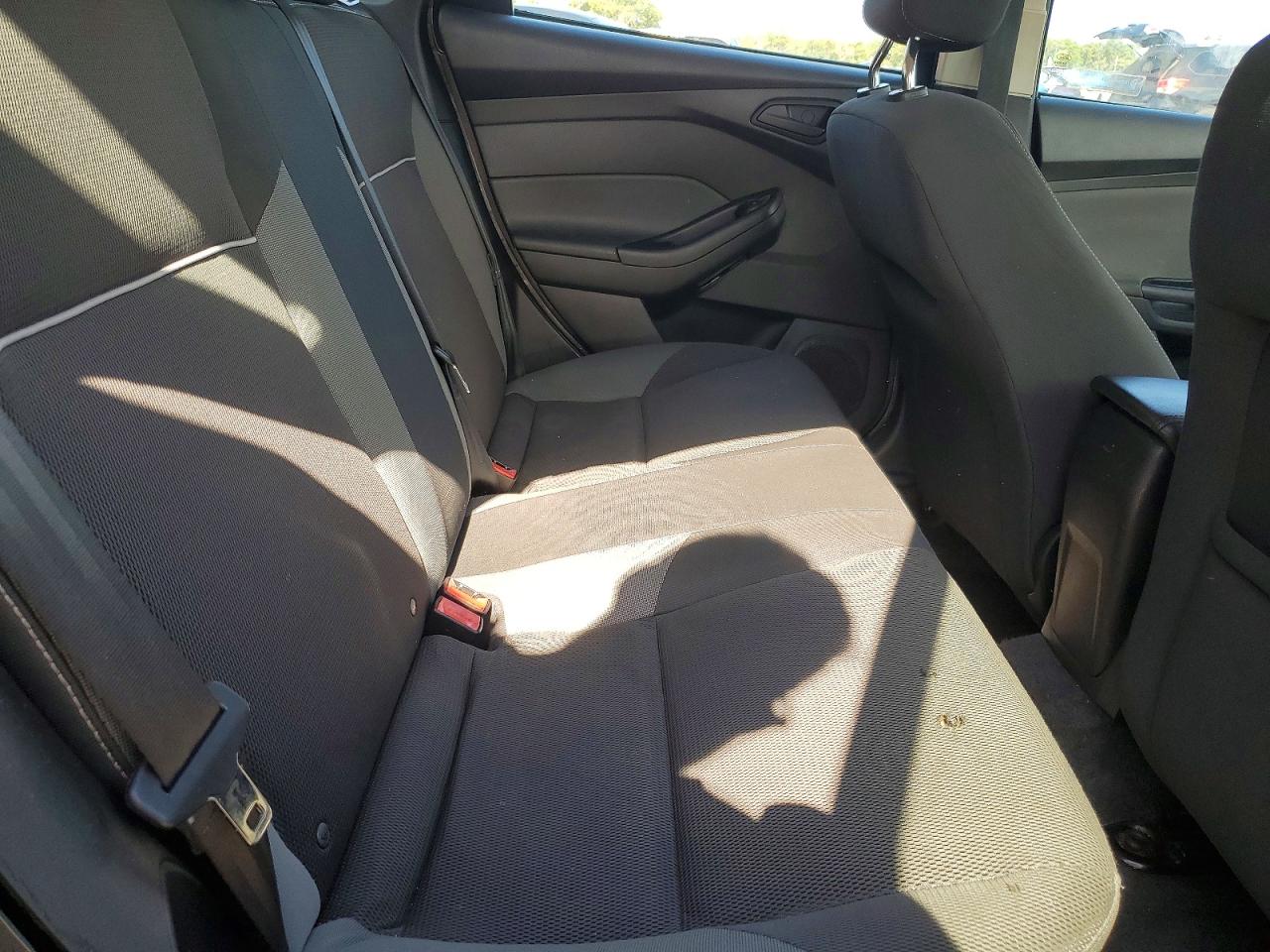 2012 Ford Focus Se Gray vin: 1FAHP3F2XCL192335
