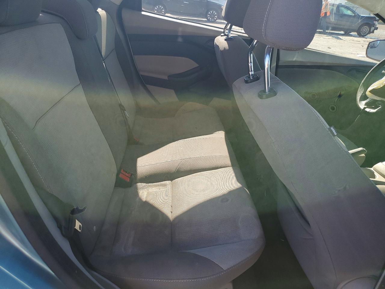 2012 Ford Focus Se Turquoise vin: 1FAHP3F2XCL219503