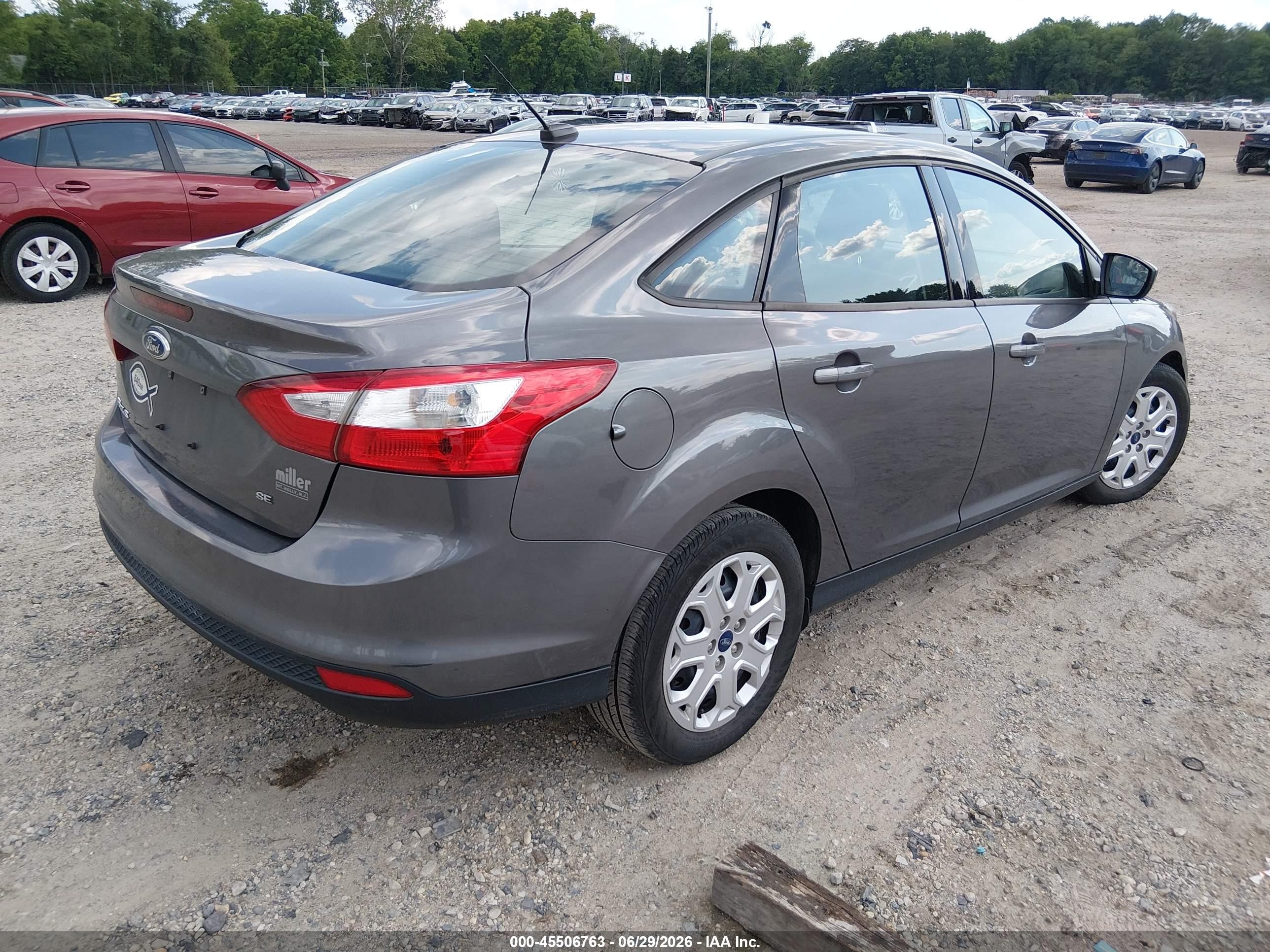 2012 Ford Focus Se Gray vin: 1FAHP3F2XCL230453