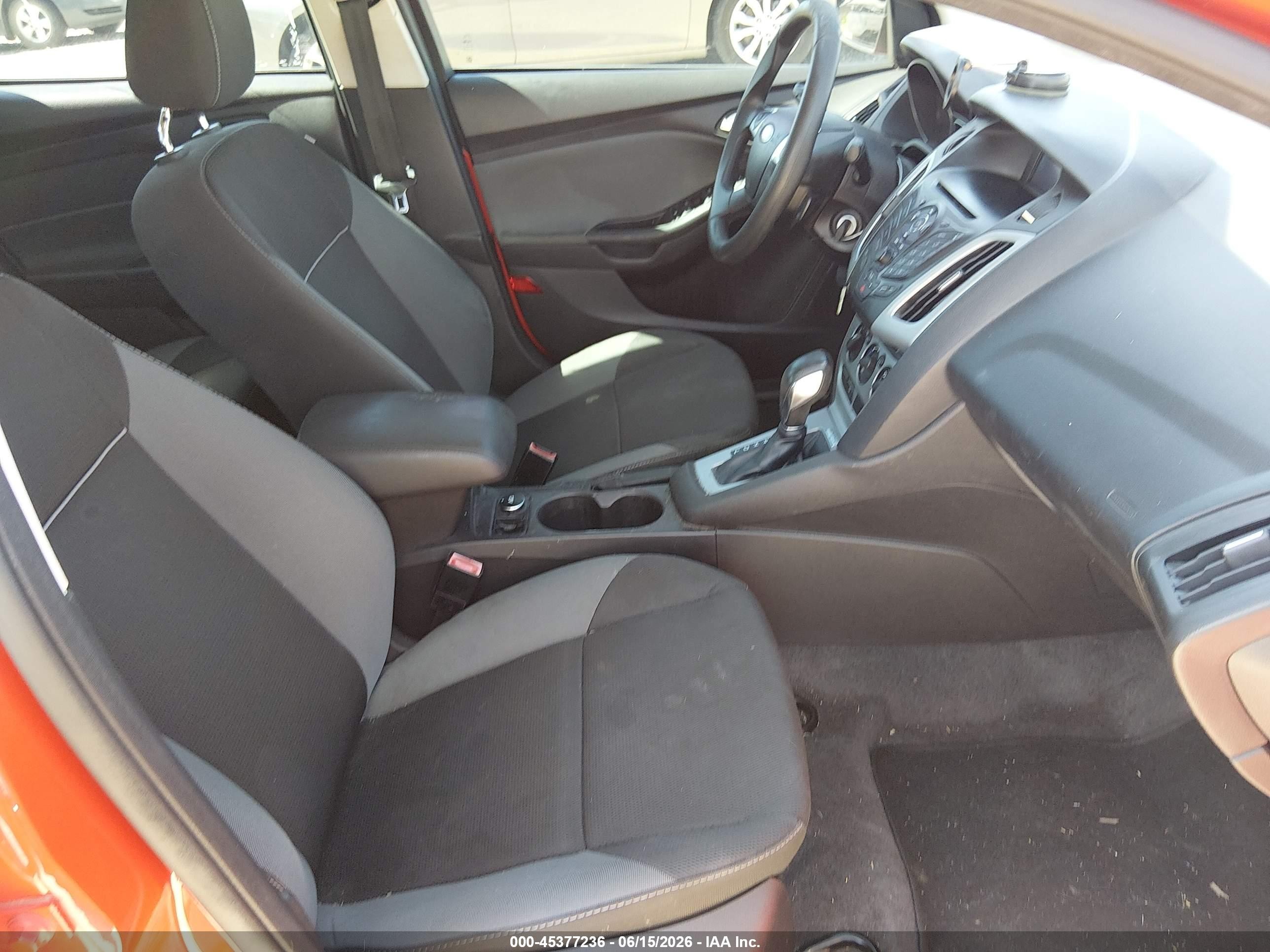 2012 Ford Focus Se Red vin: 1FAHP3F2XCL235586