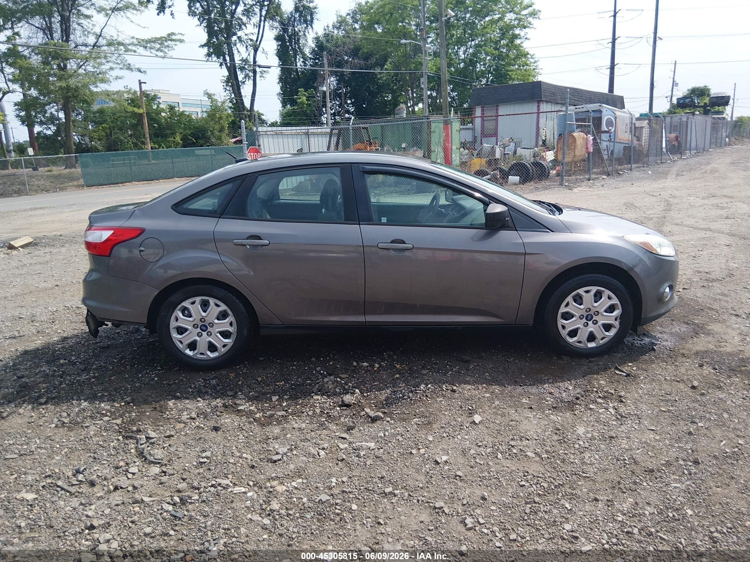 2012 Ford Focus Se Gray vin: 1FAHP3F2XCL253876
