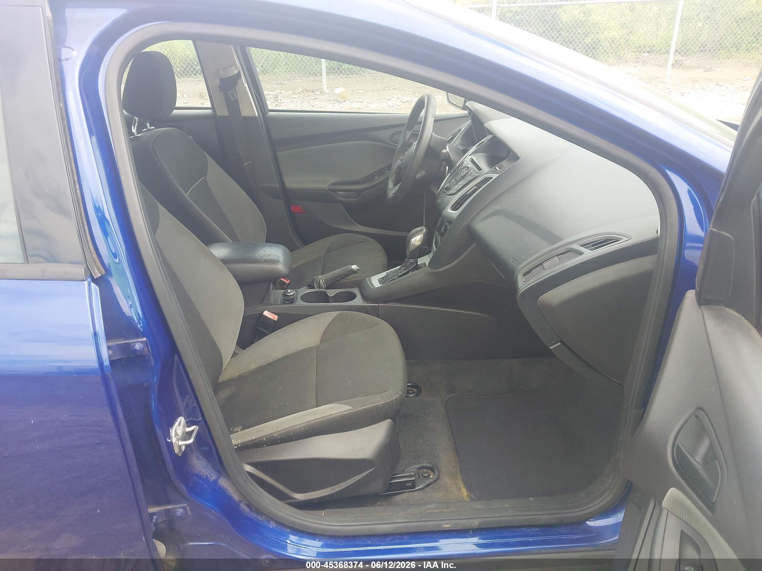 2012 Ford Focus Se Blue vin: 1FAHP3F2XCL255580