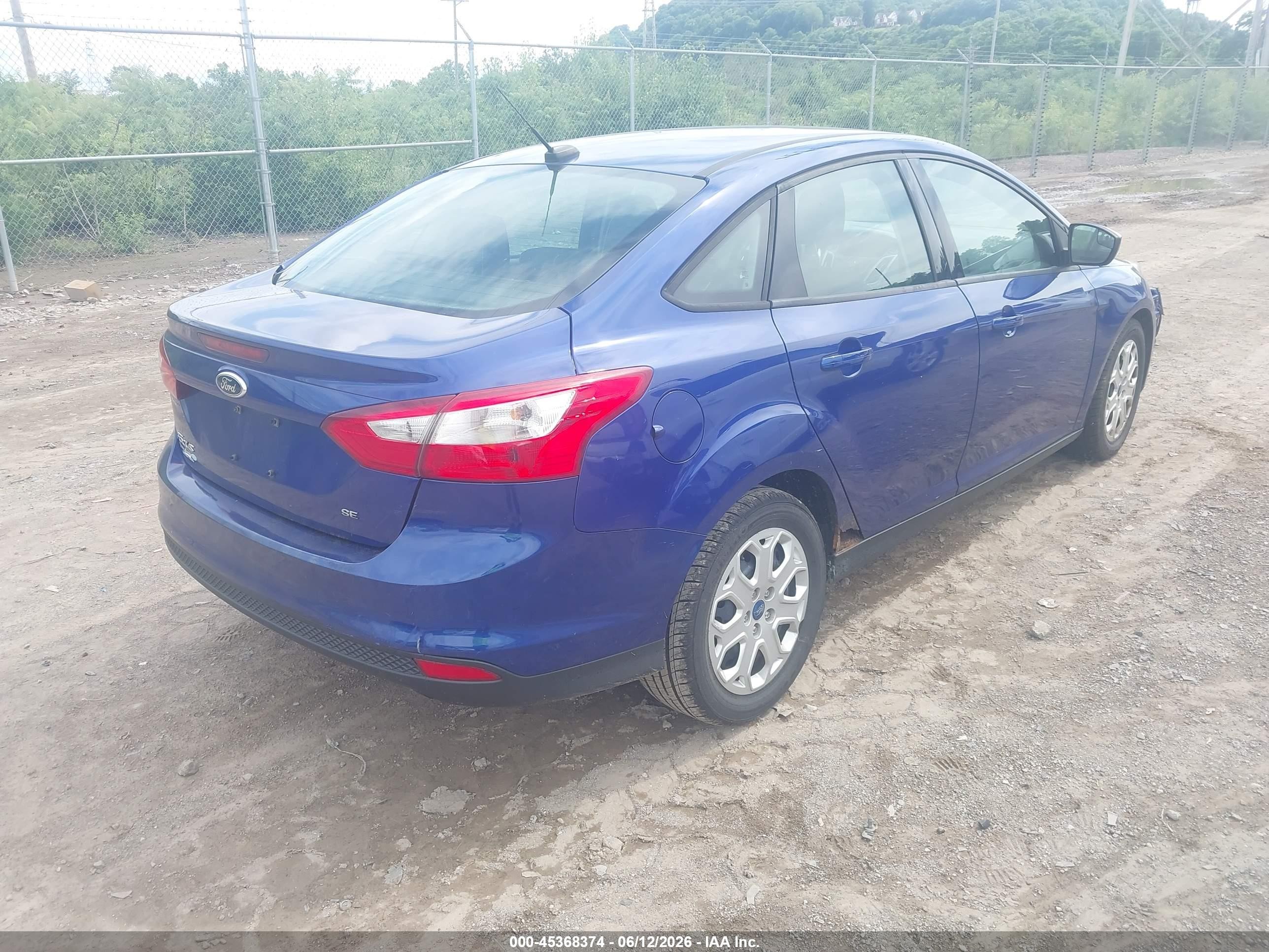 2012 Ford Focus Se Blue vin: 1FAHP3F2XCL255580