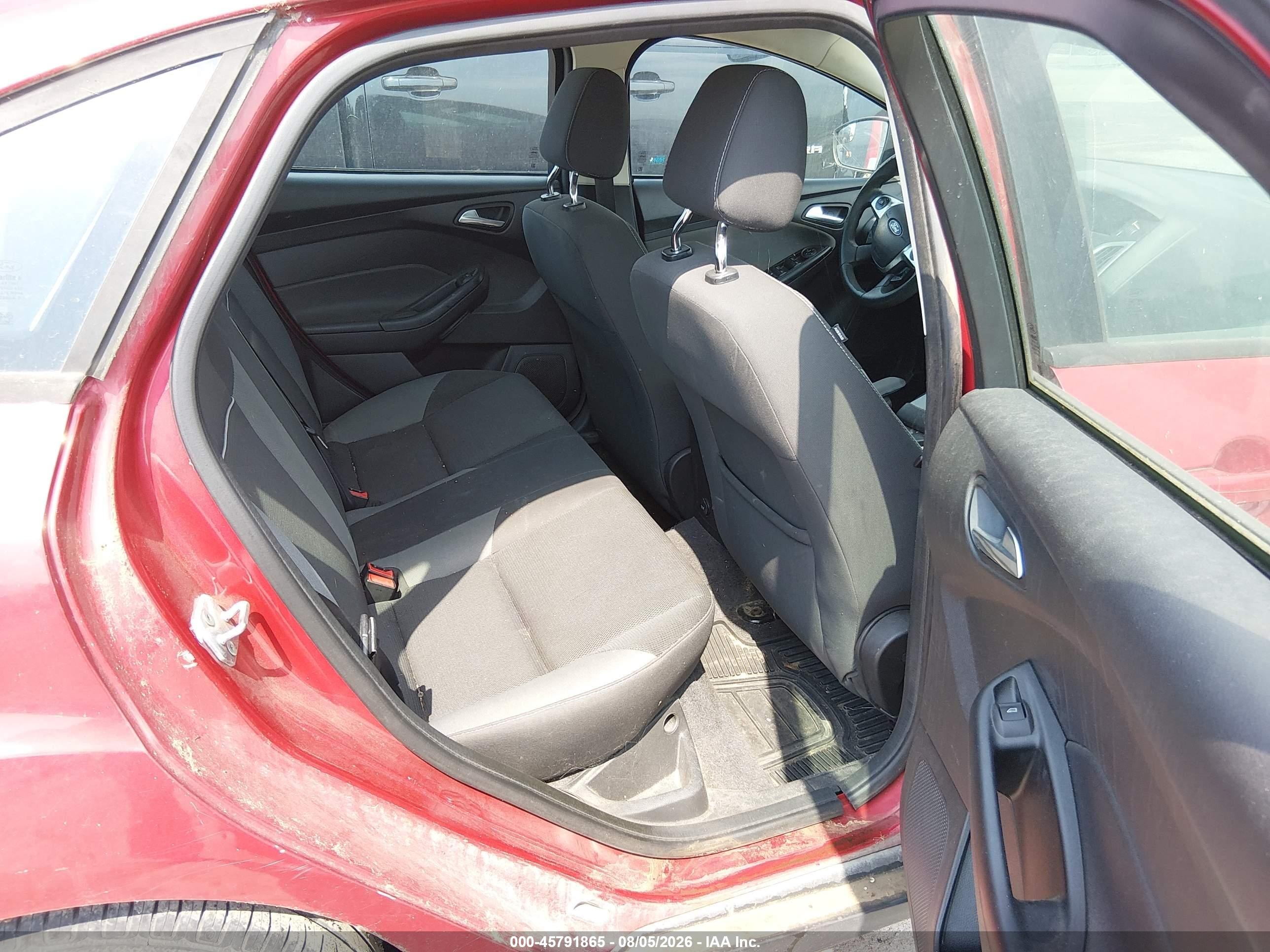2012 Ford Focus Se Red vin: 1FAHP3F2XCL262187