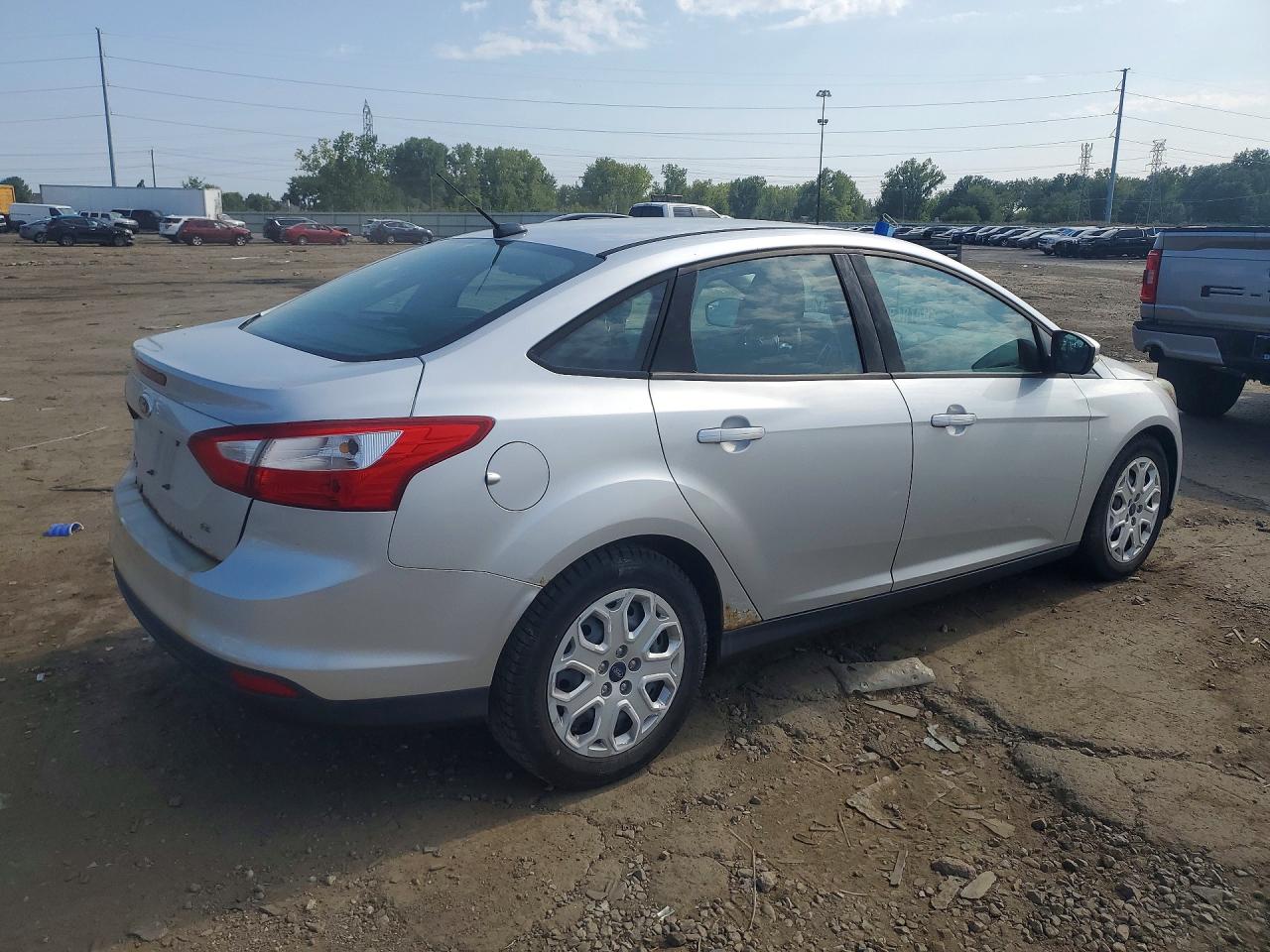 2012 Ford Focus Se Silver vin: 1FAHP3F2XCL266868